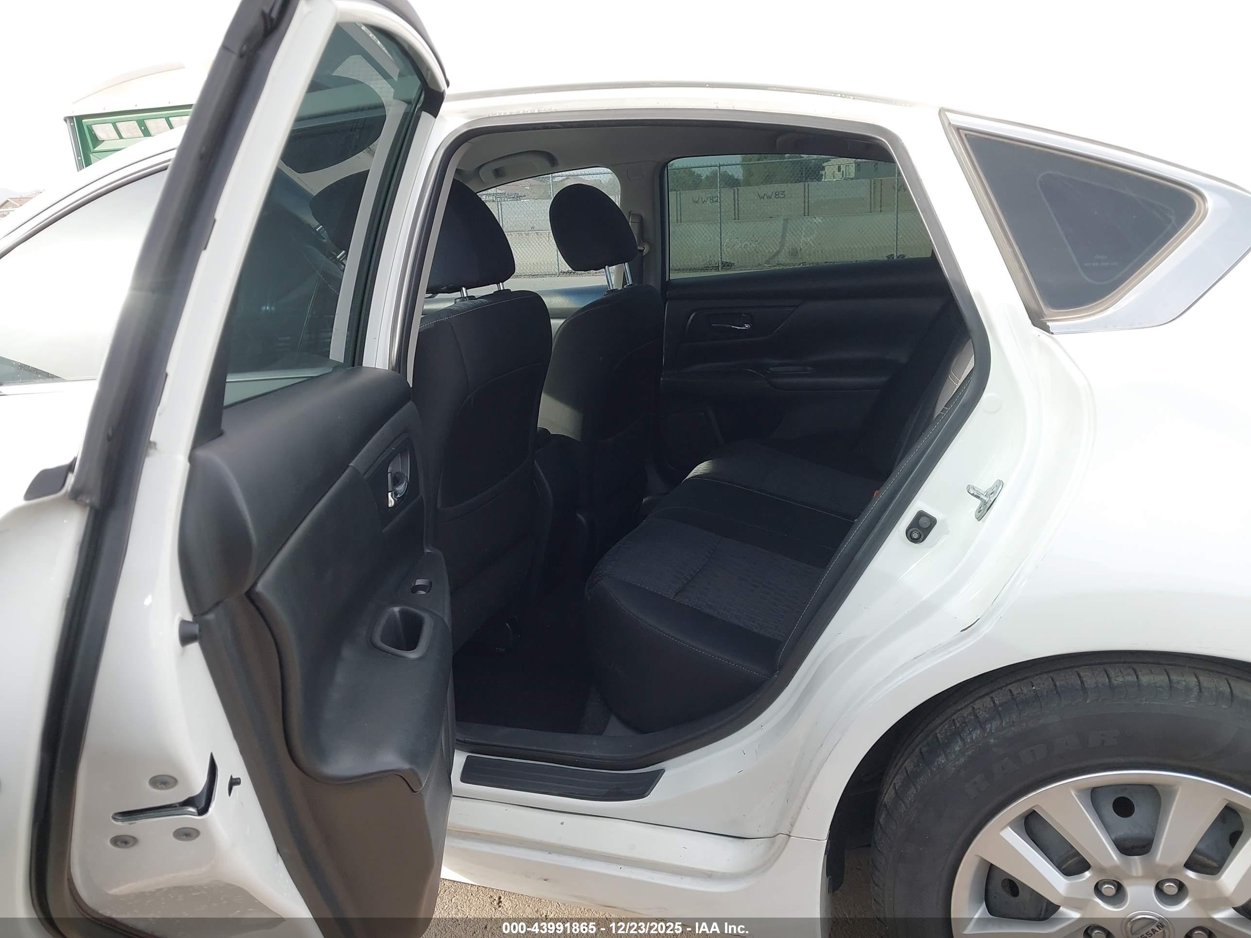 NISSAN ALTIMA image 8