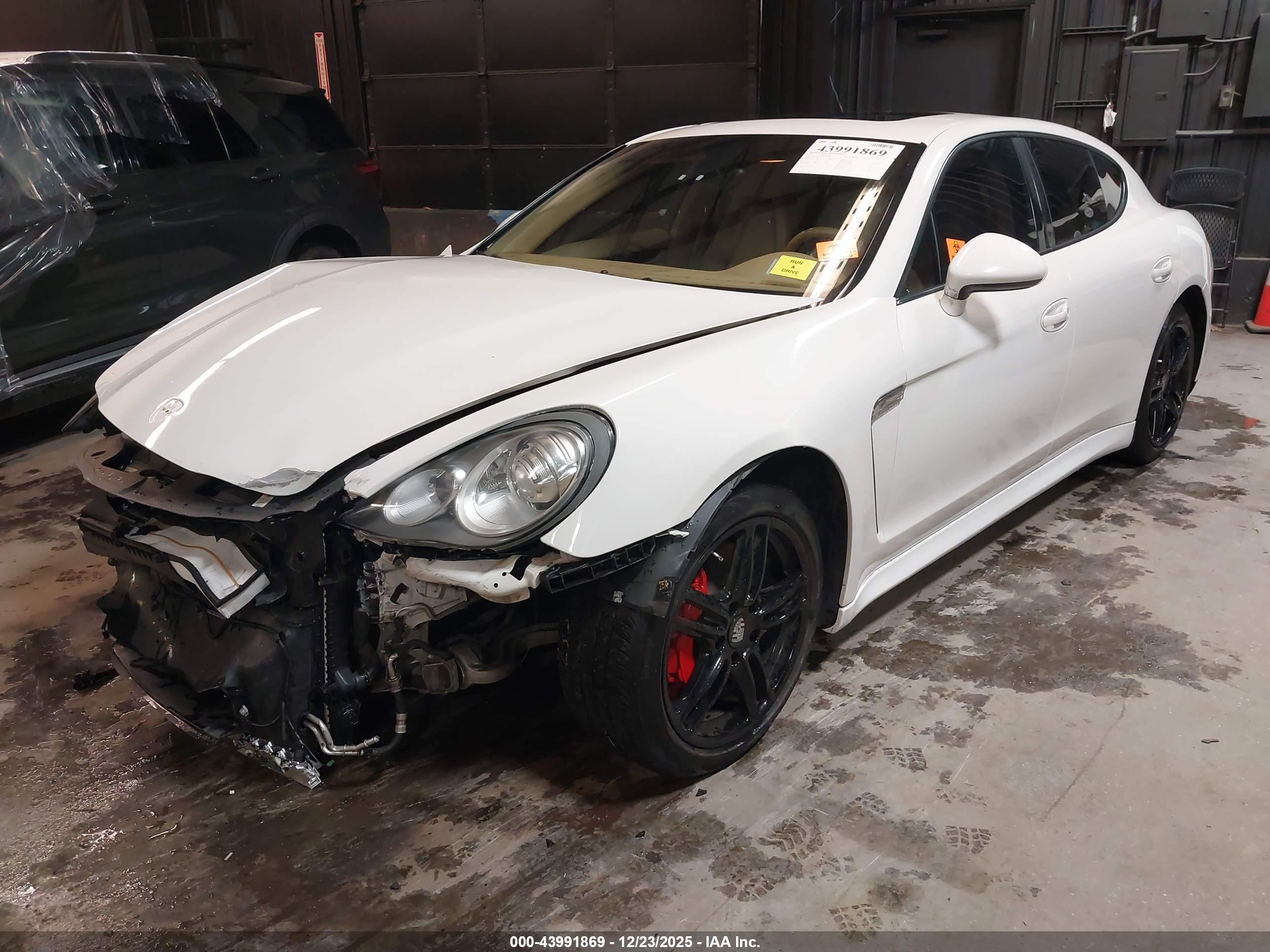 PORSCHE PANAMERA image 2
