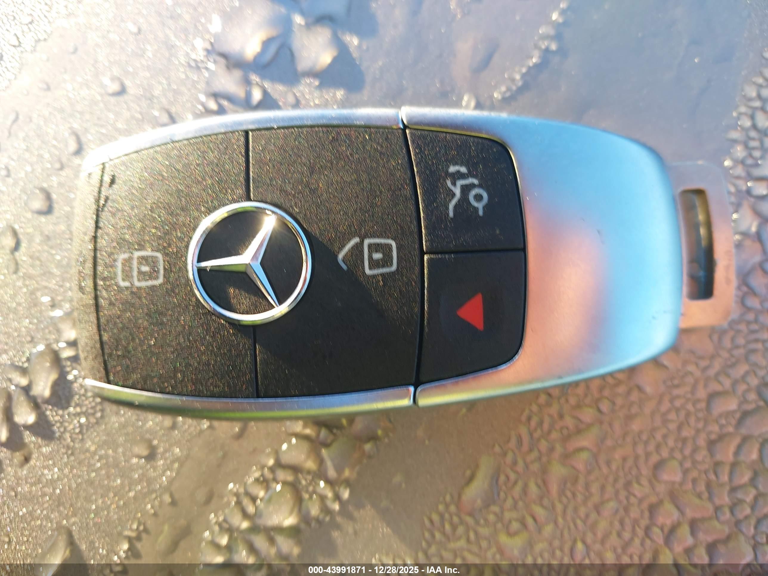 MERCEDES-BENZ C image 11