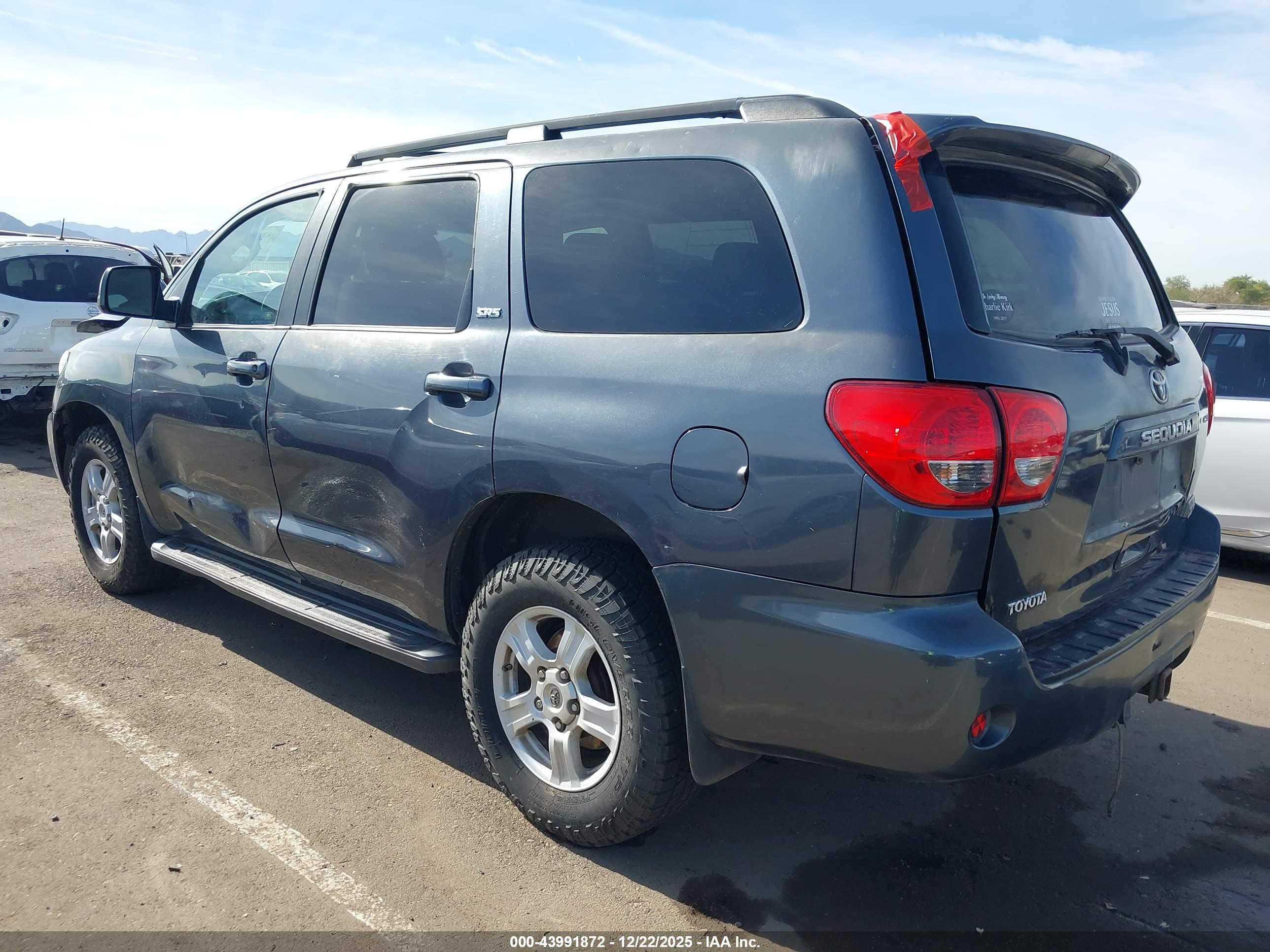 TOYOTA SEQUOIA image 3