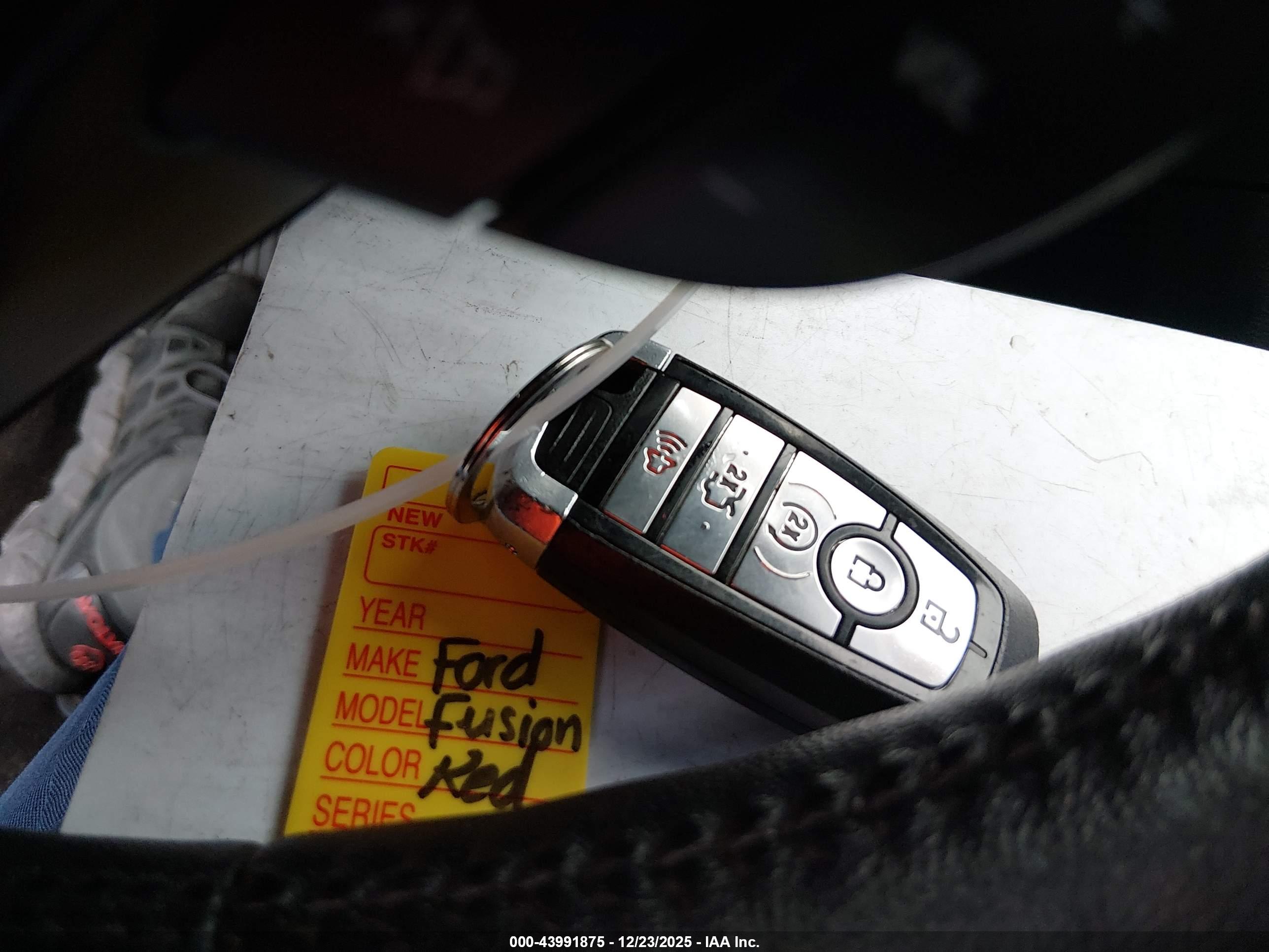 FORD FUSION image 11