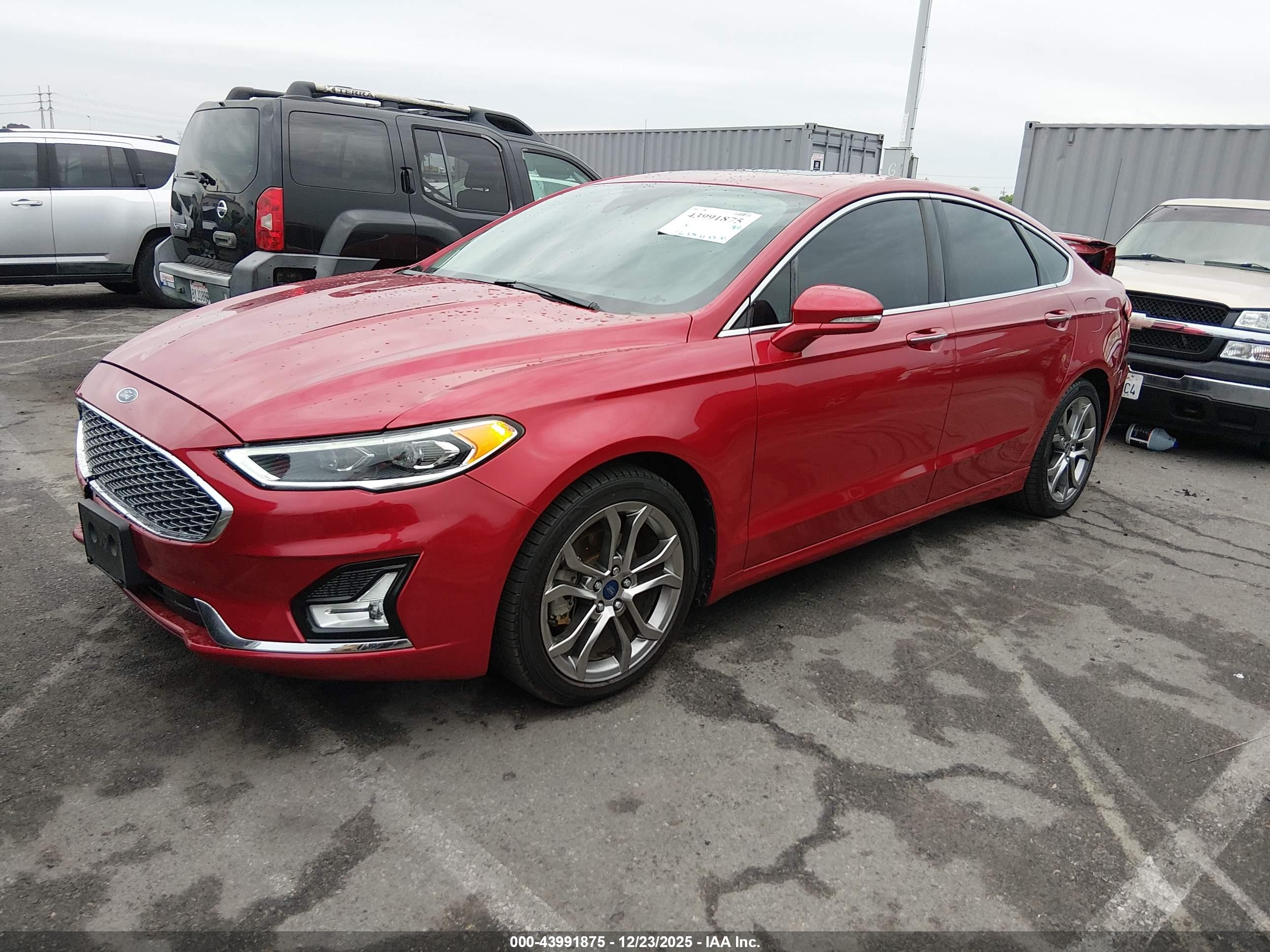 FORD FUSION image 2