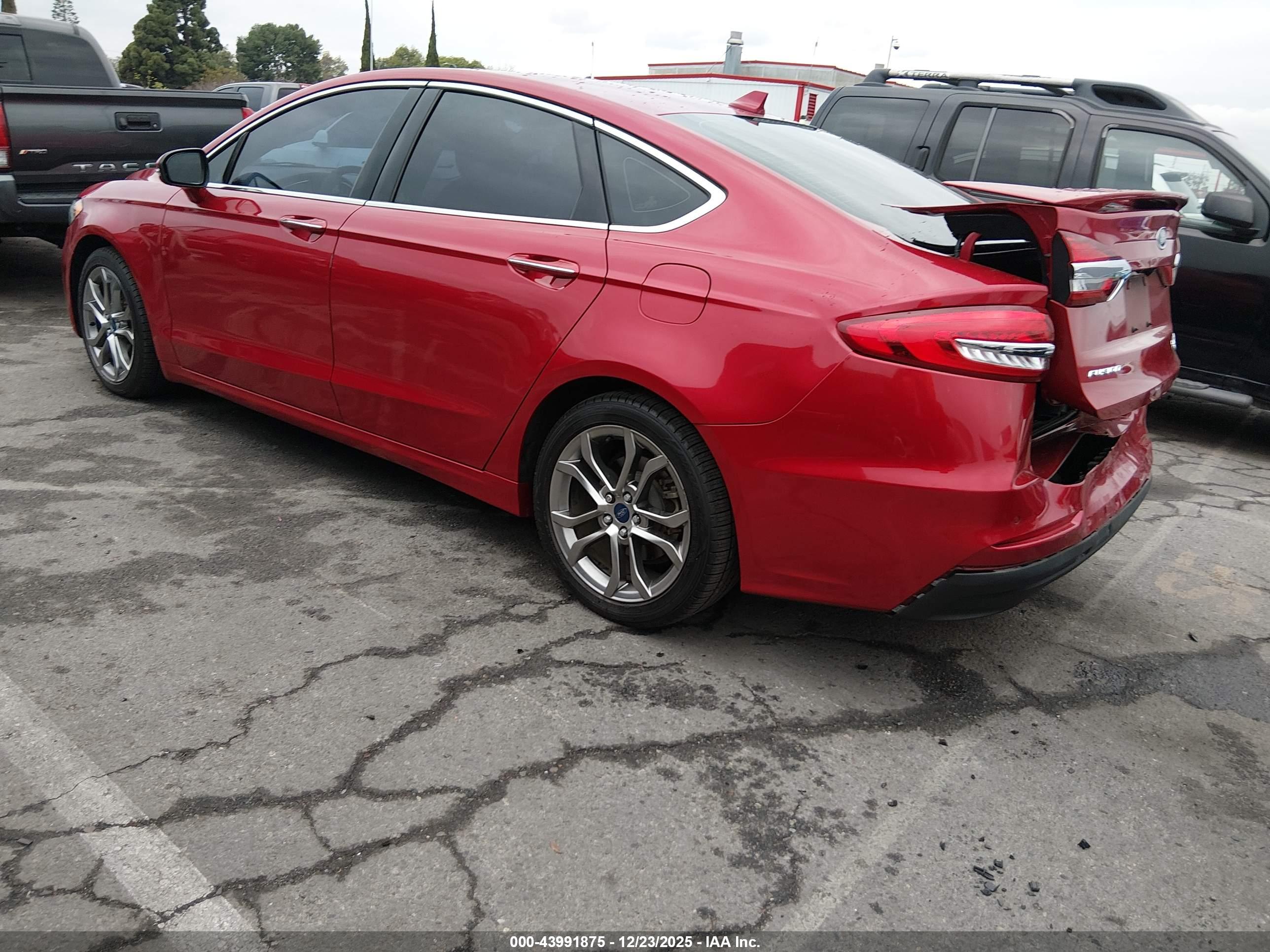 FORD FUSION image 3