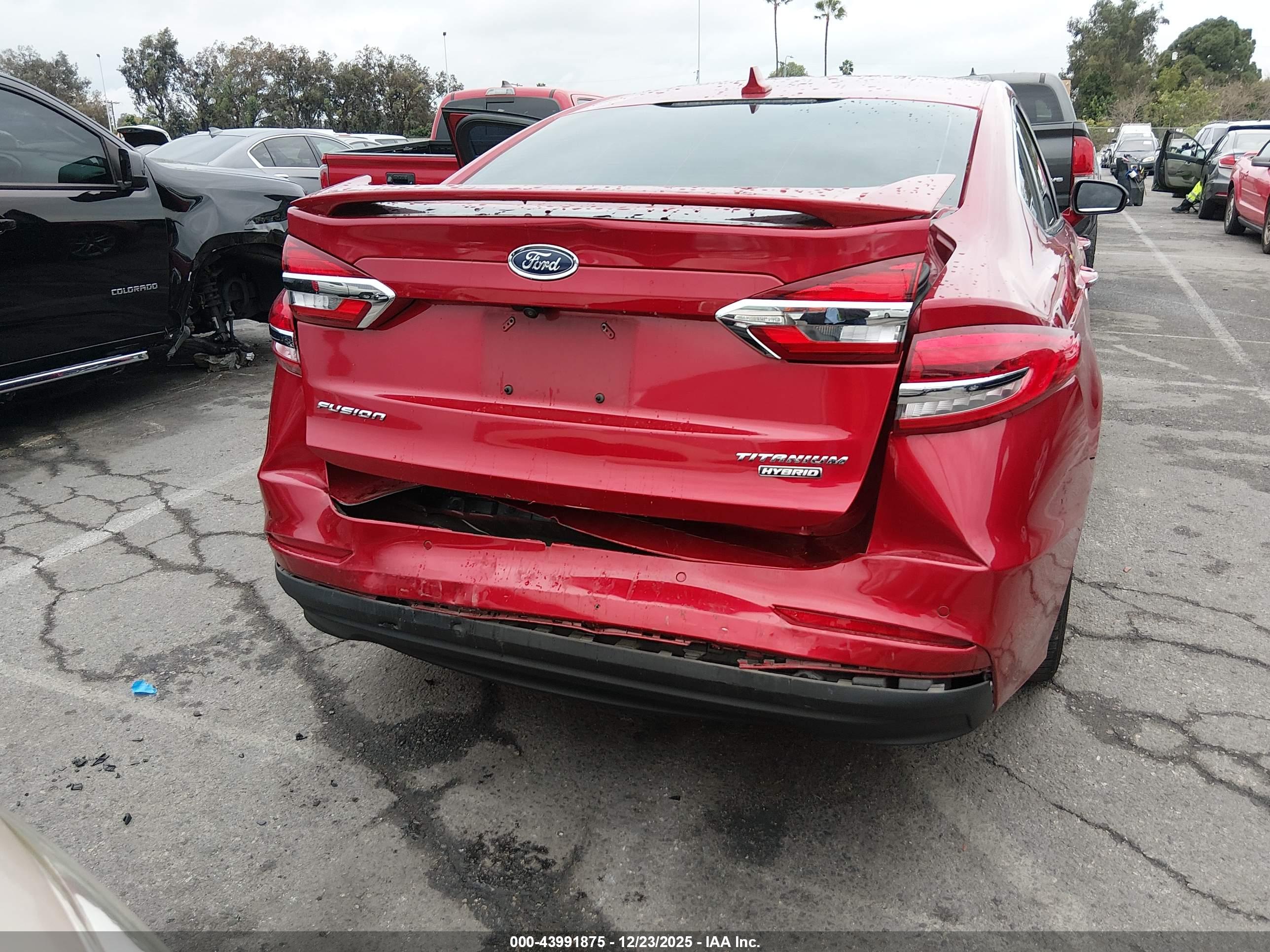 FORD FUSION image 6