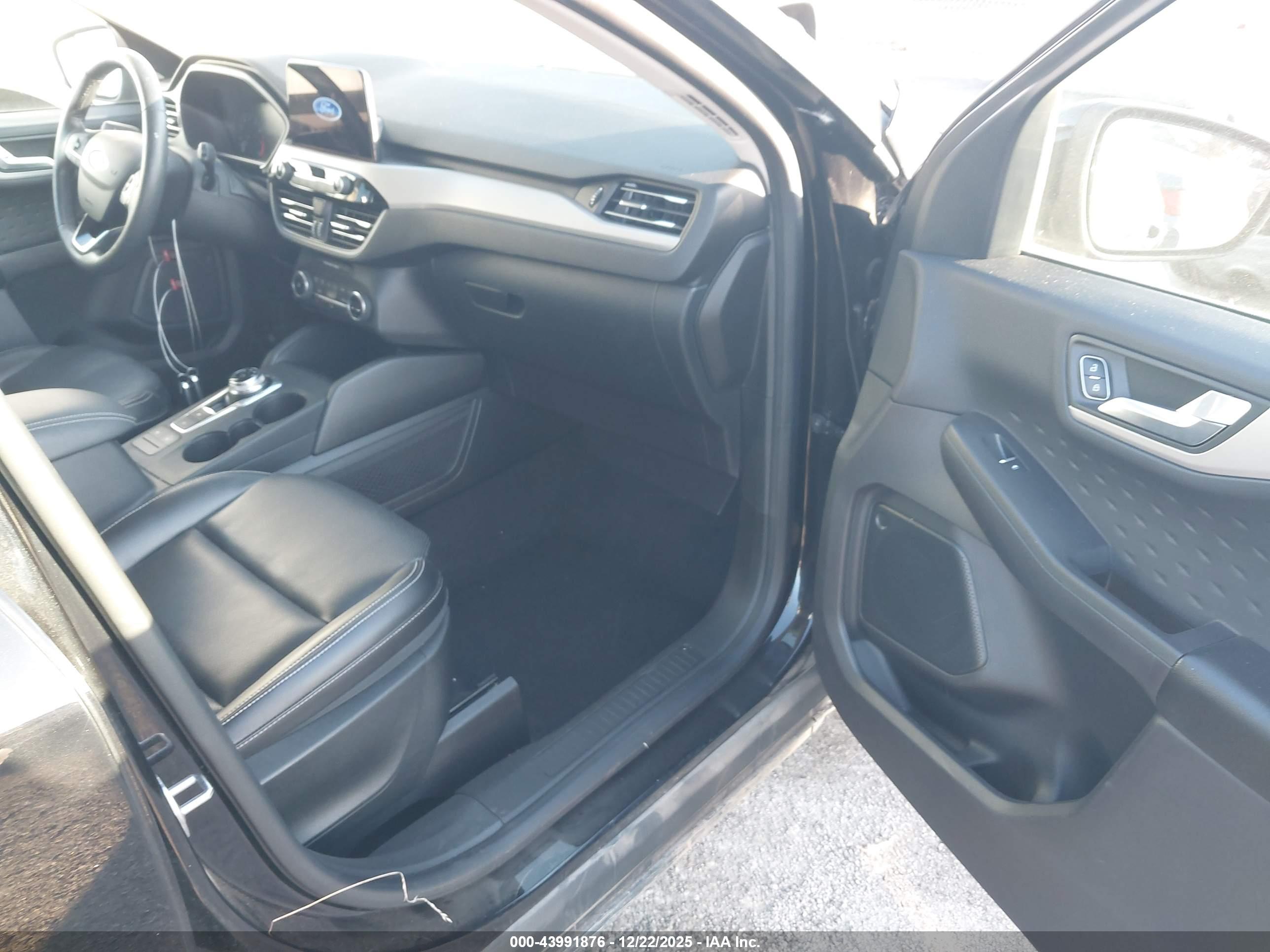 FORD ESCAPE image 5