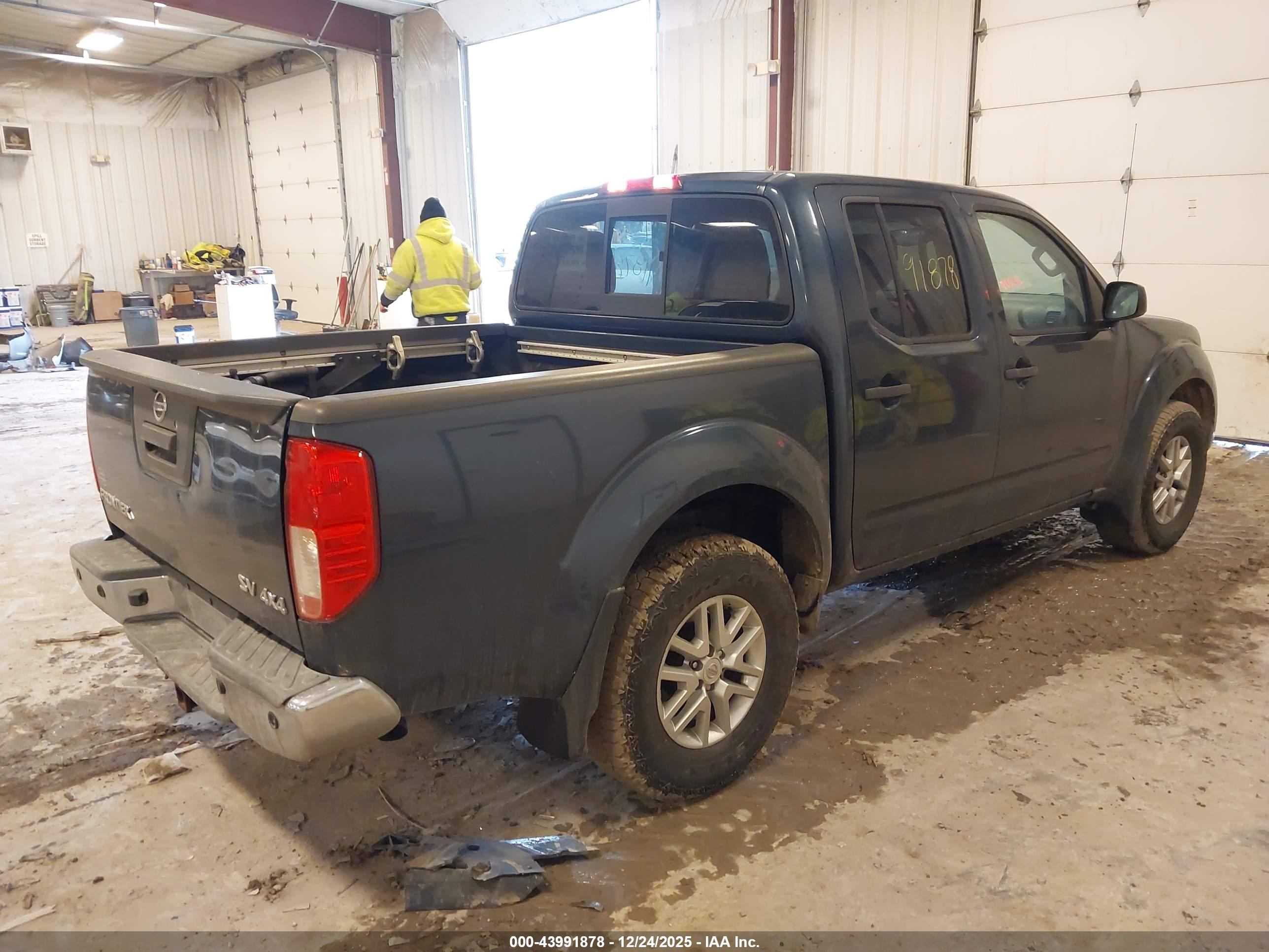 NISSAN FRONTIER image 4