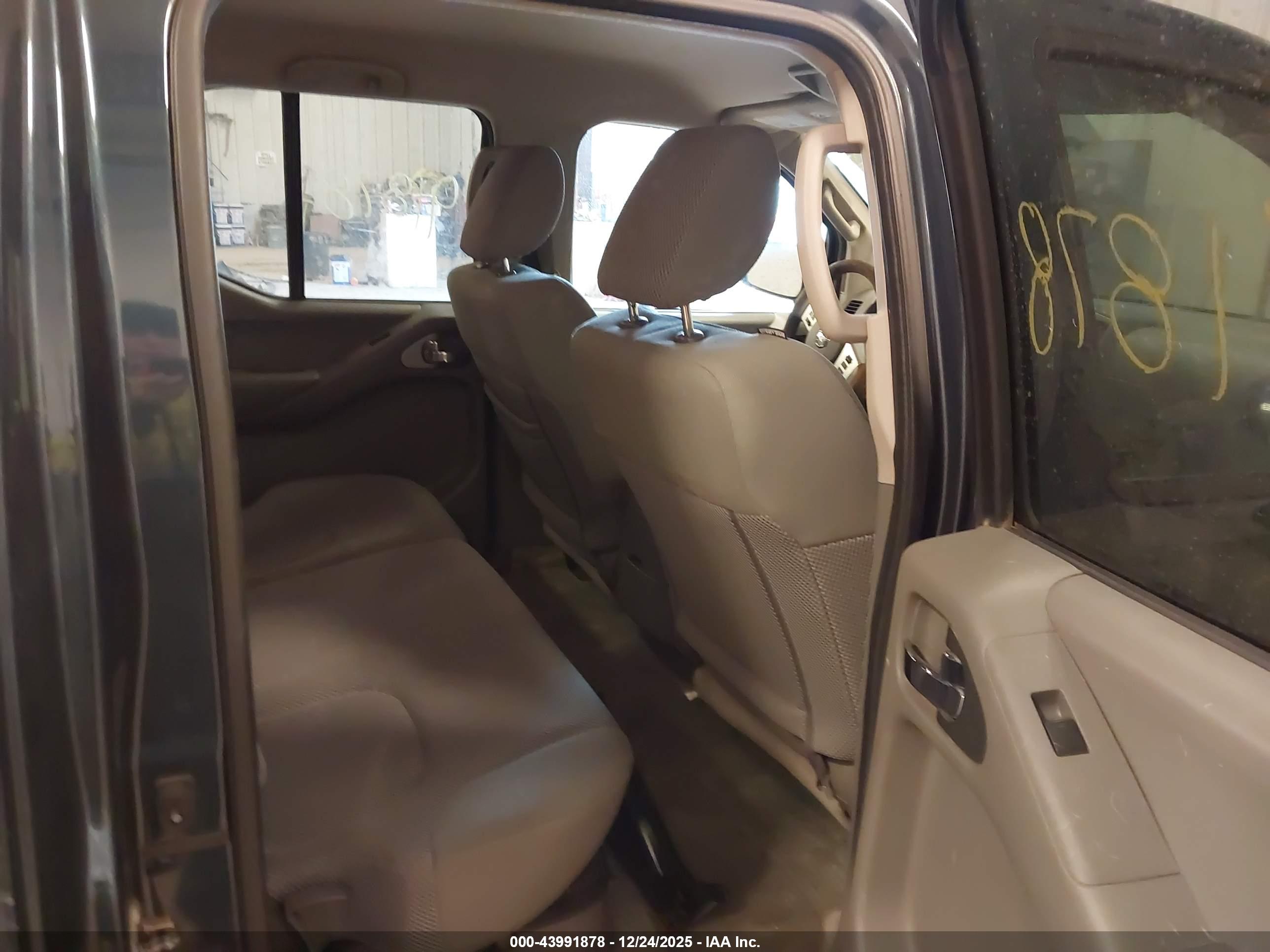 NISSAN FRONTIER image 8