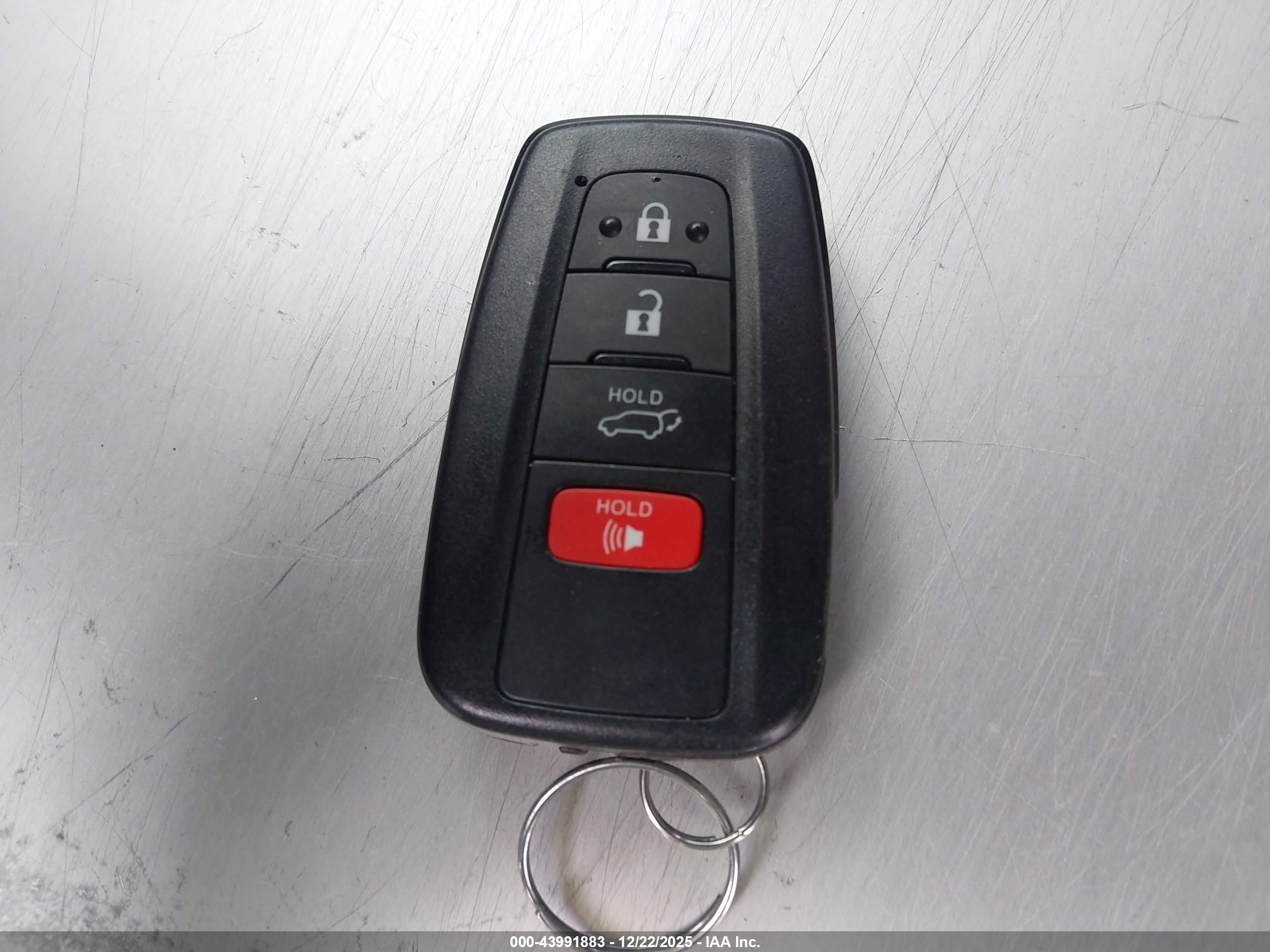TOYOTA RAV4 image 11