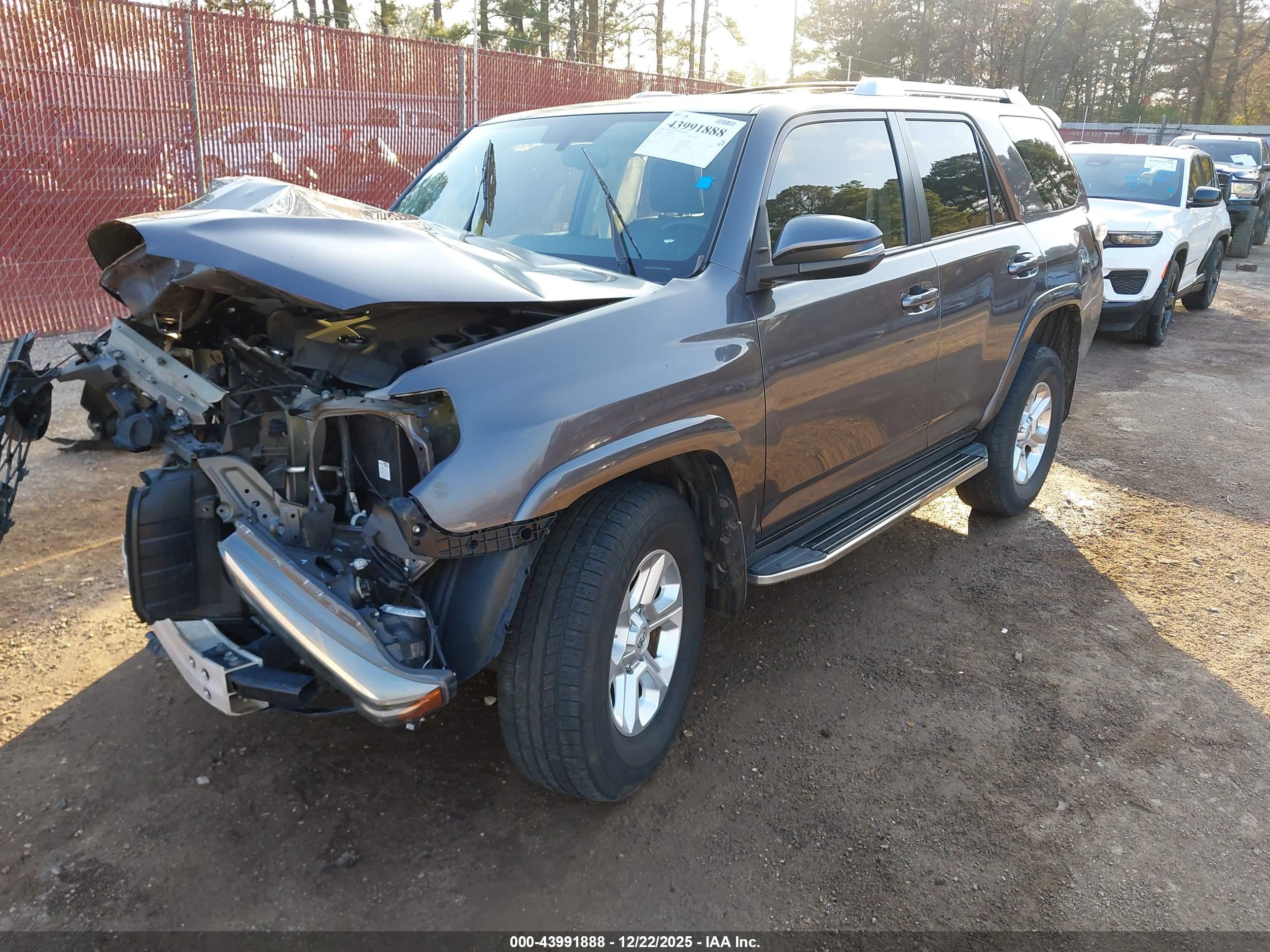 TOYOTA 4RUNNER image 2
