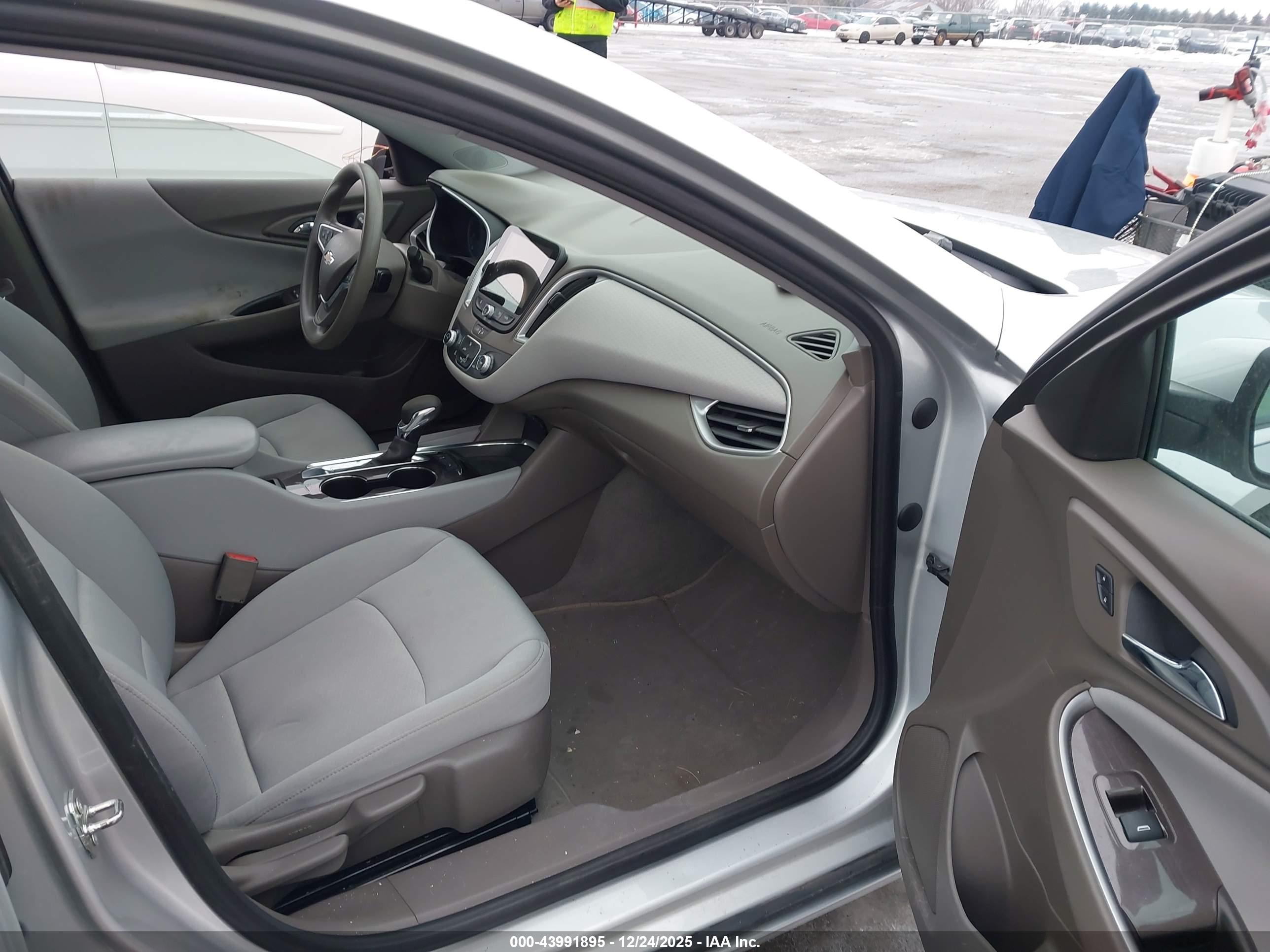 CHEVROLET MALIBU image 5