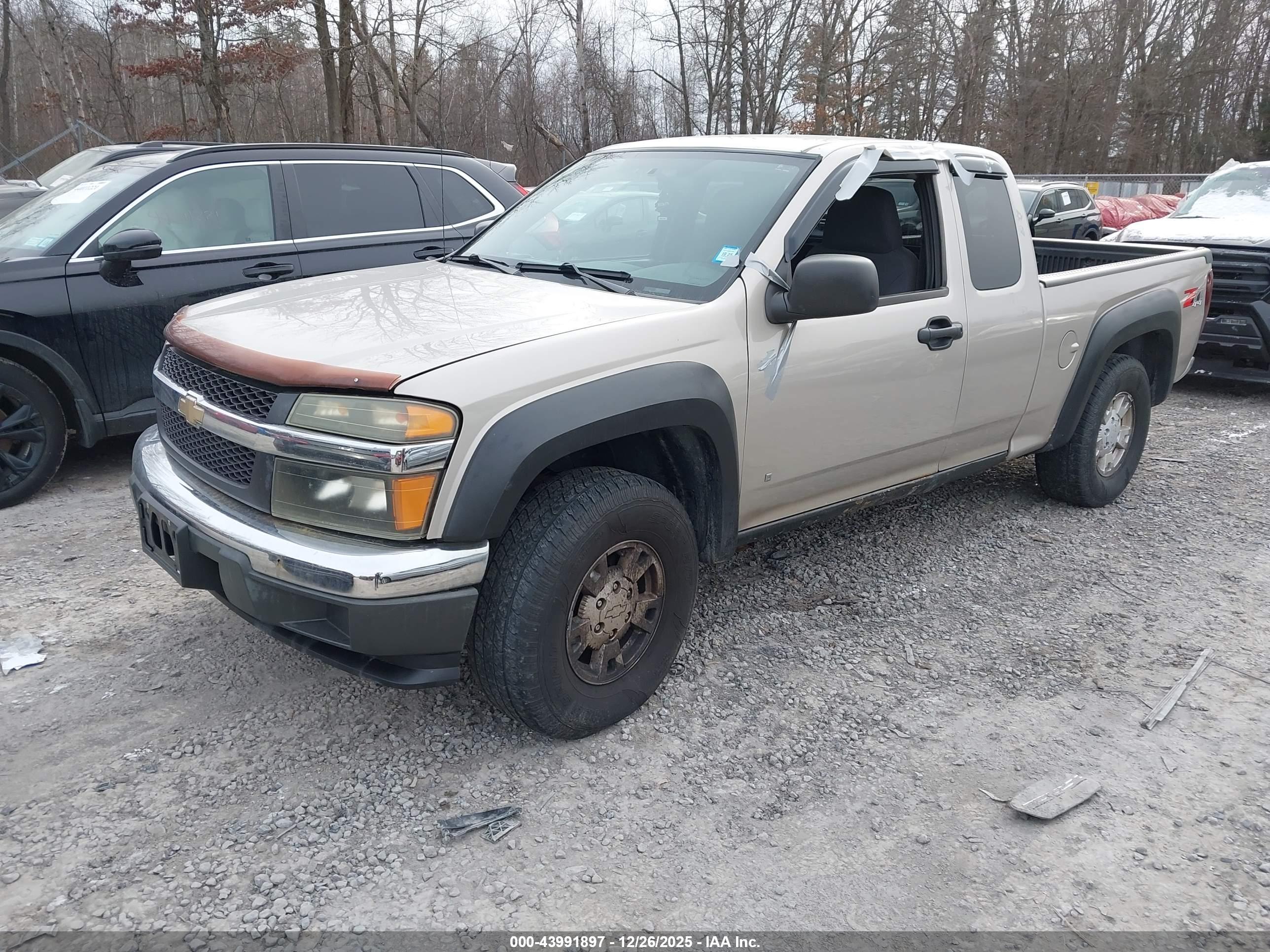 CHEVROLET COLORADO image 2
