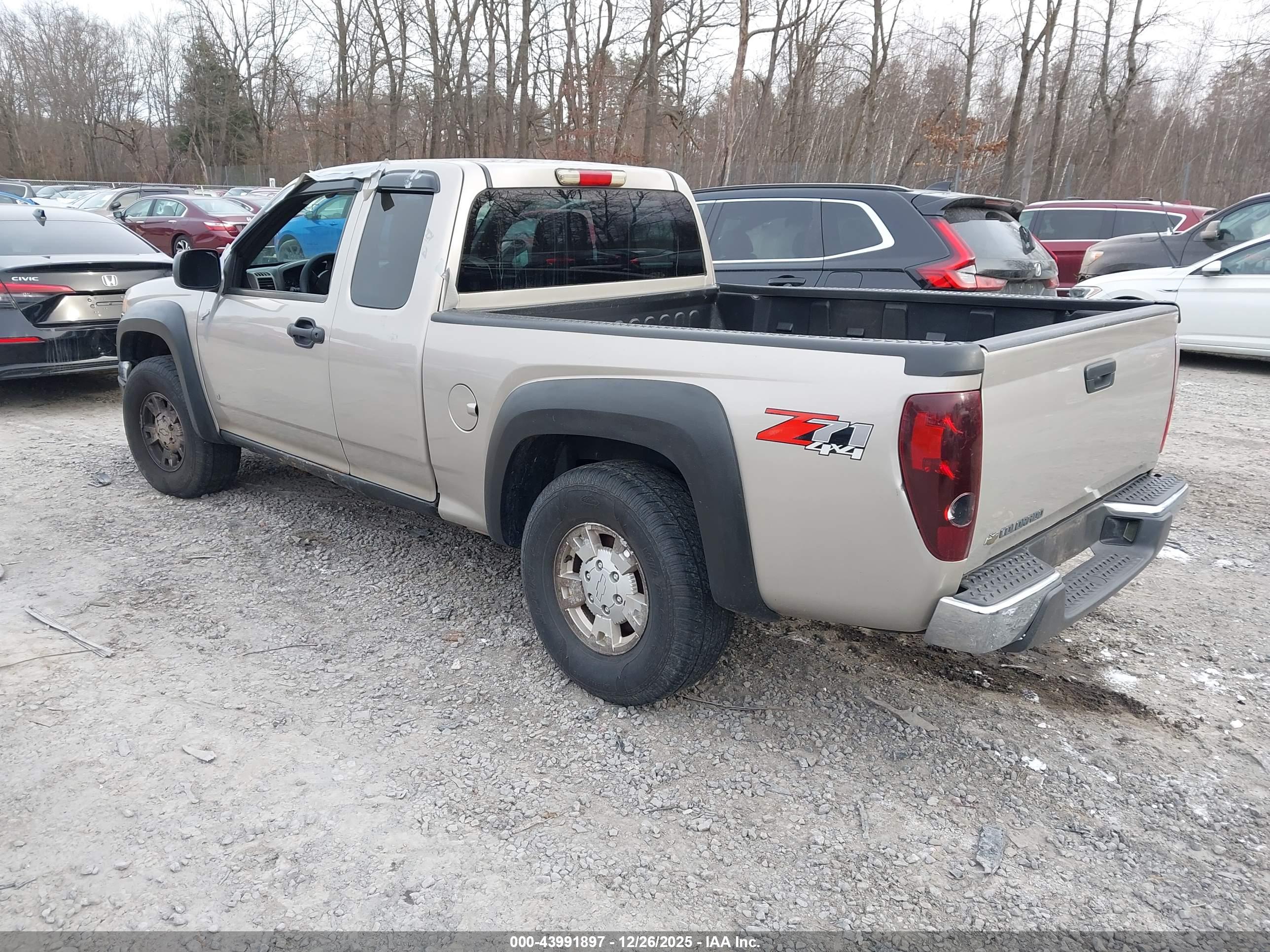 CHEVROLET COLORADO image 3