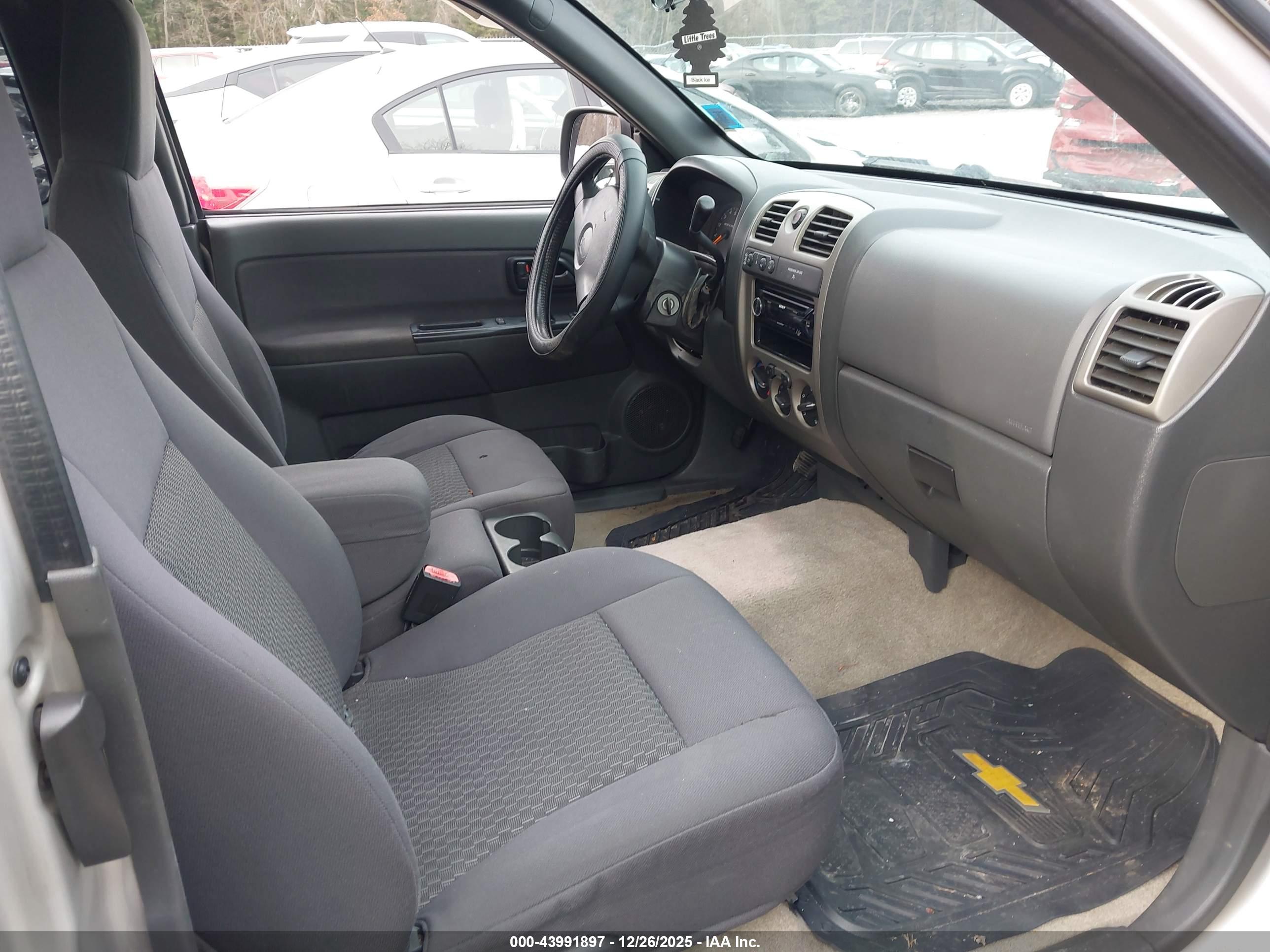 CHEVROLET COLORADO image 5