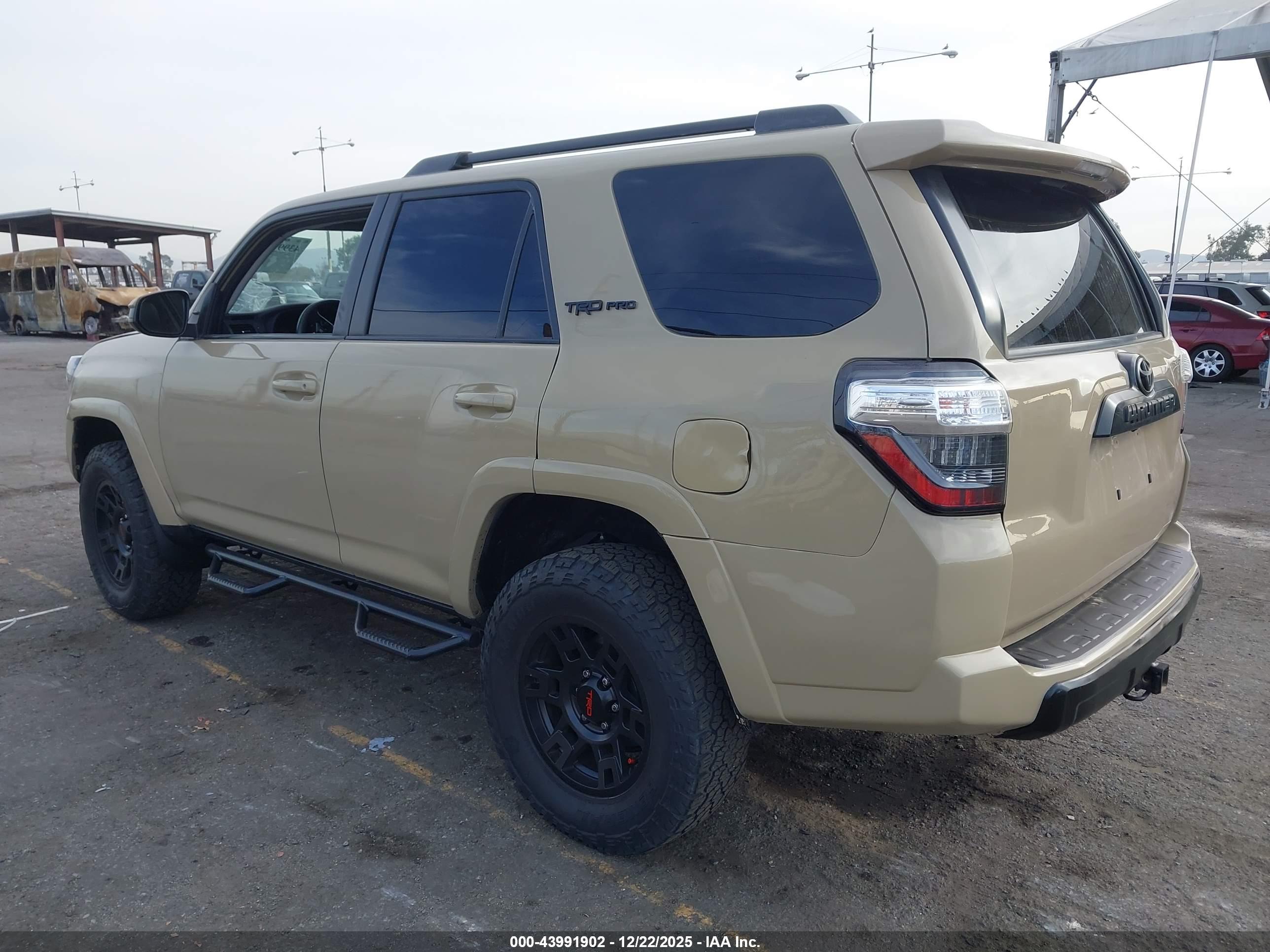 TOYOTA 4RUNNER image 3