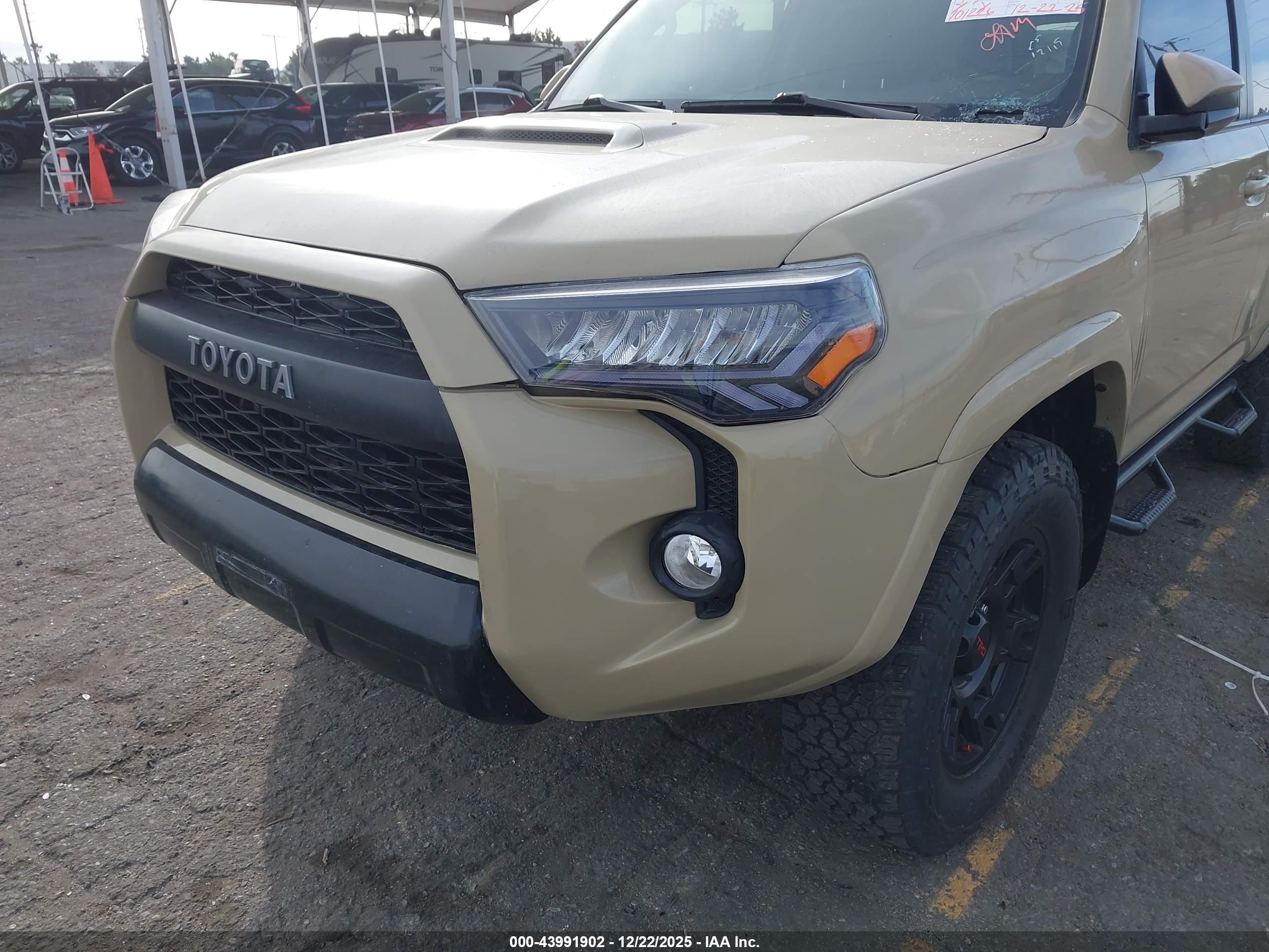 TOYOTA 4RUNNER image 6