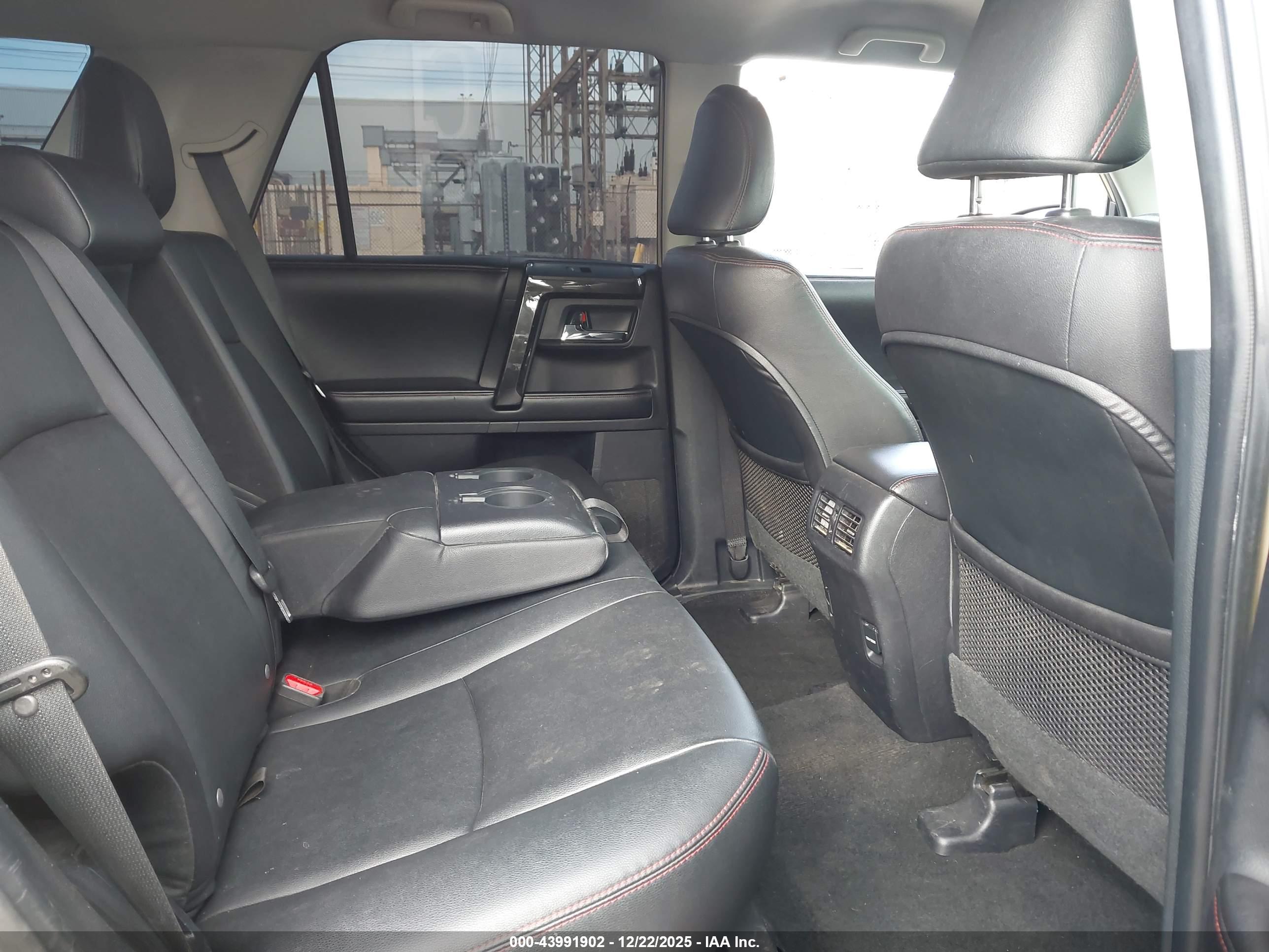 TOYOTA 4RUNNER image 8