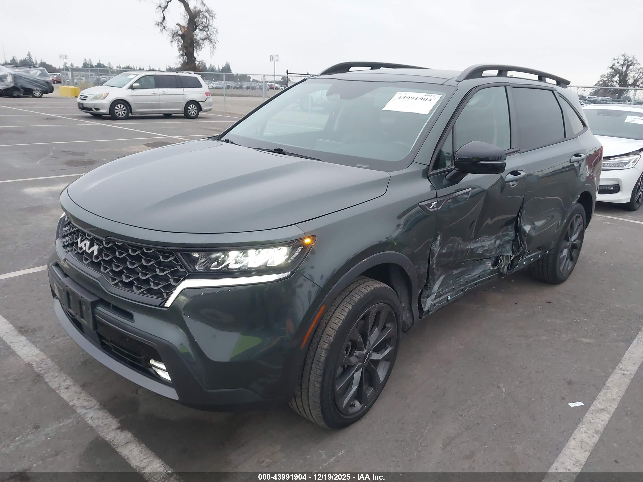 KIA SORENTO image 2