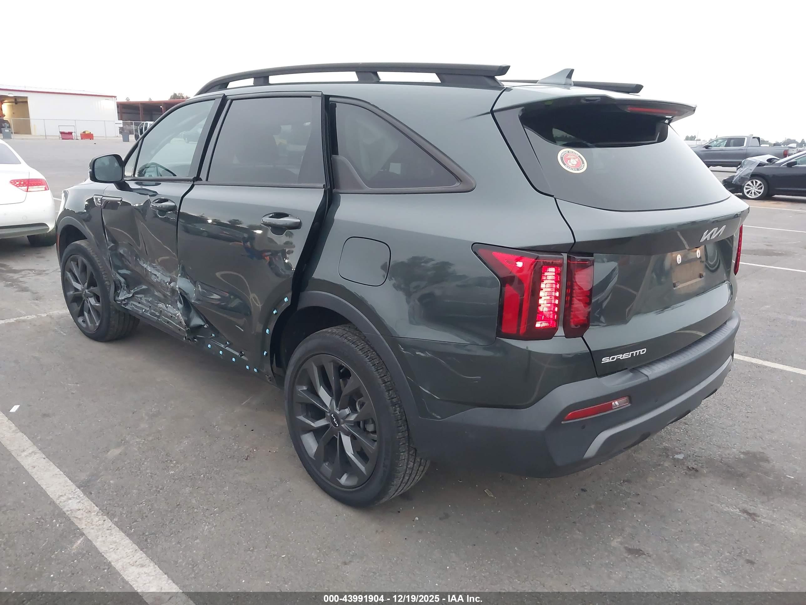 KIA SORENTO image 3