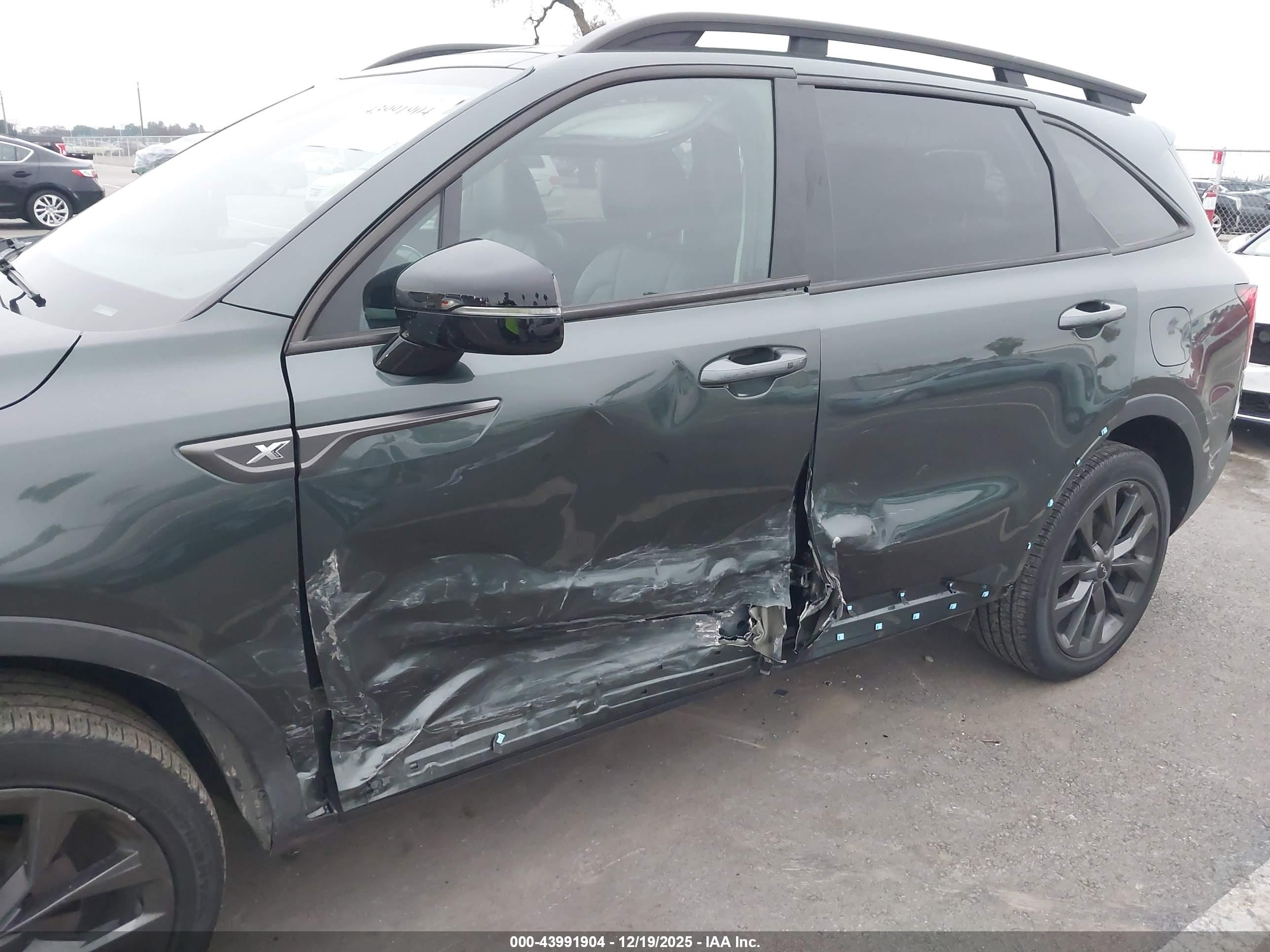 KIA SORENTO image 6