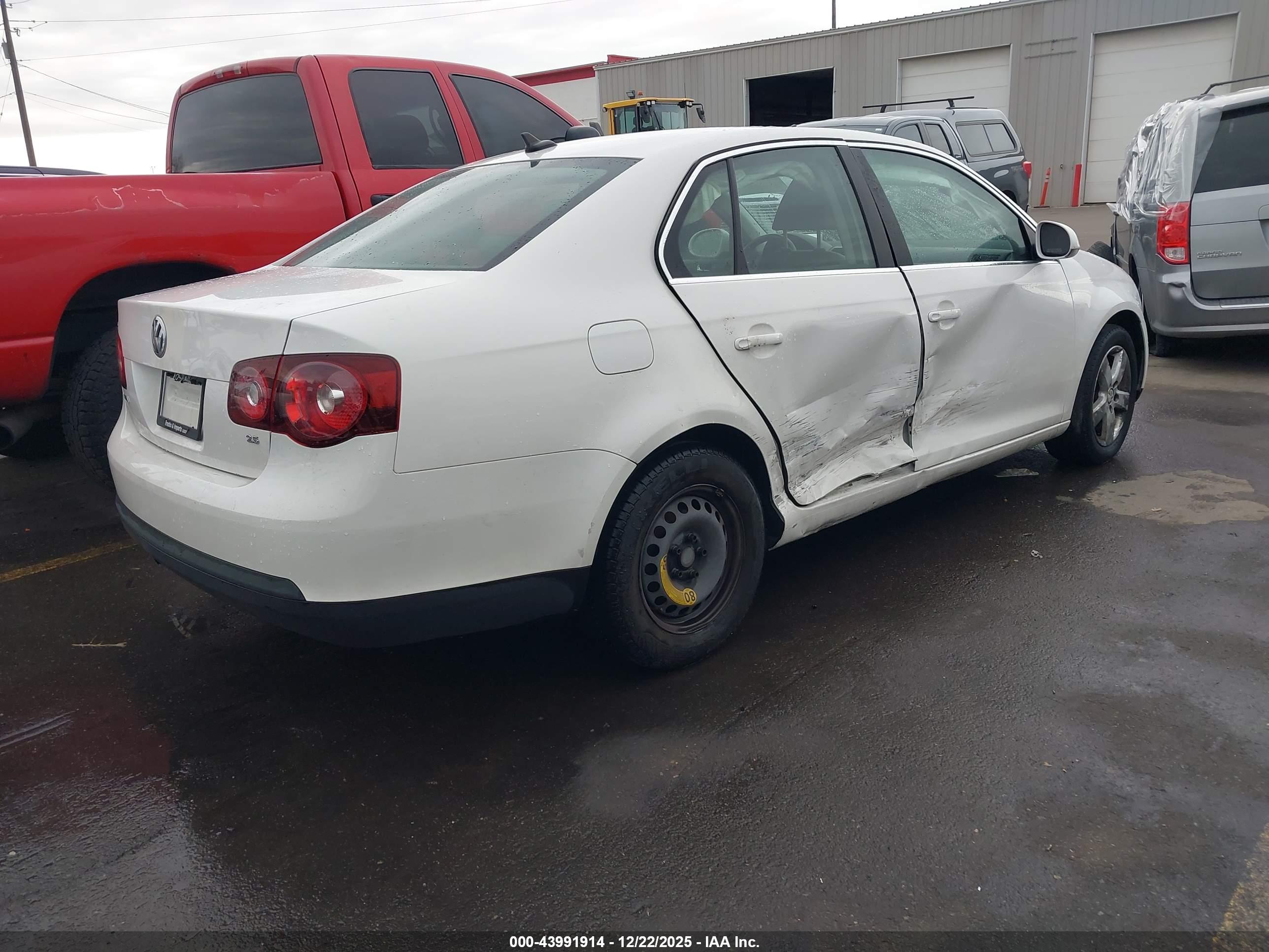 VOLKSWAGEN JETTA image 4
