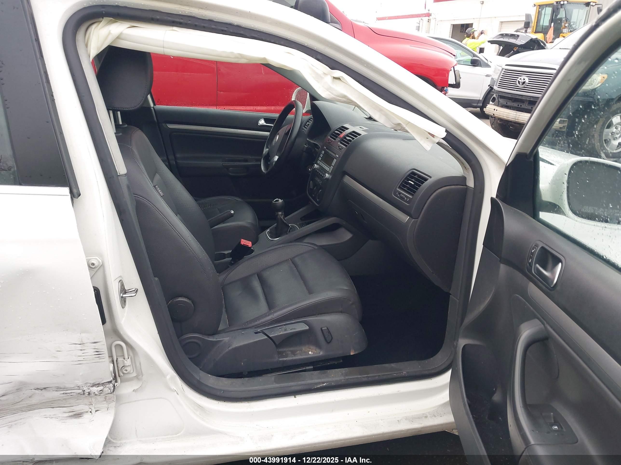 VOLKSWAGEN JETTA image 5
