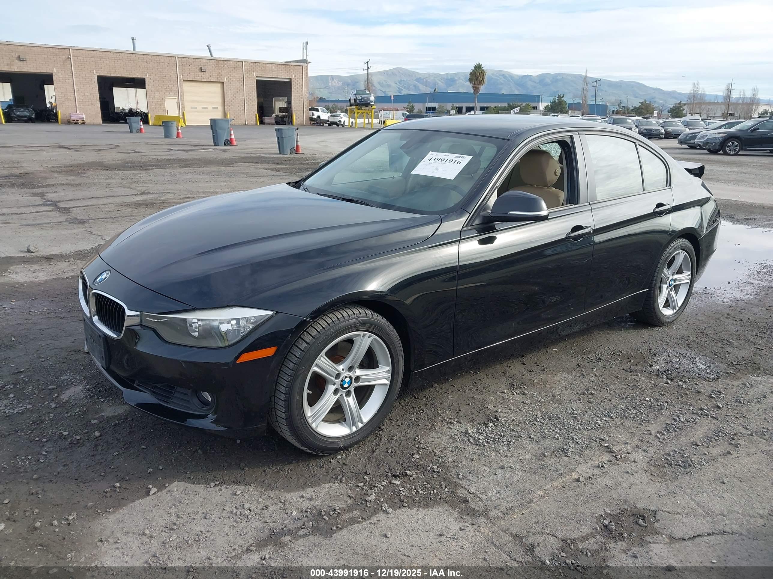 BMW 328I image 2