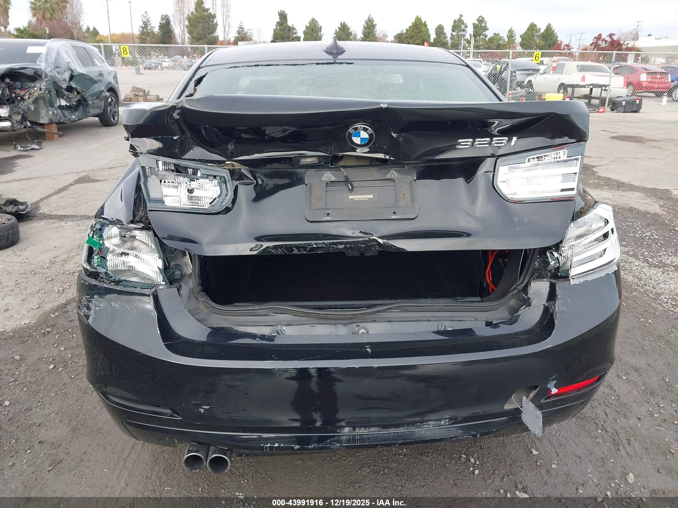 BMW 328I image 6