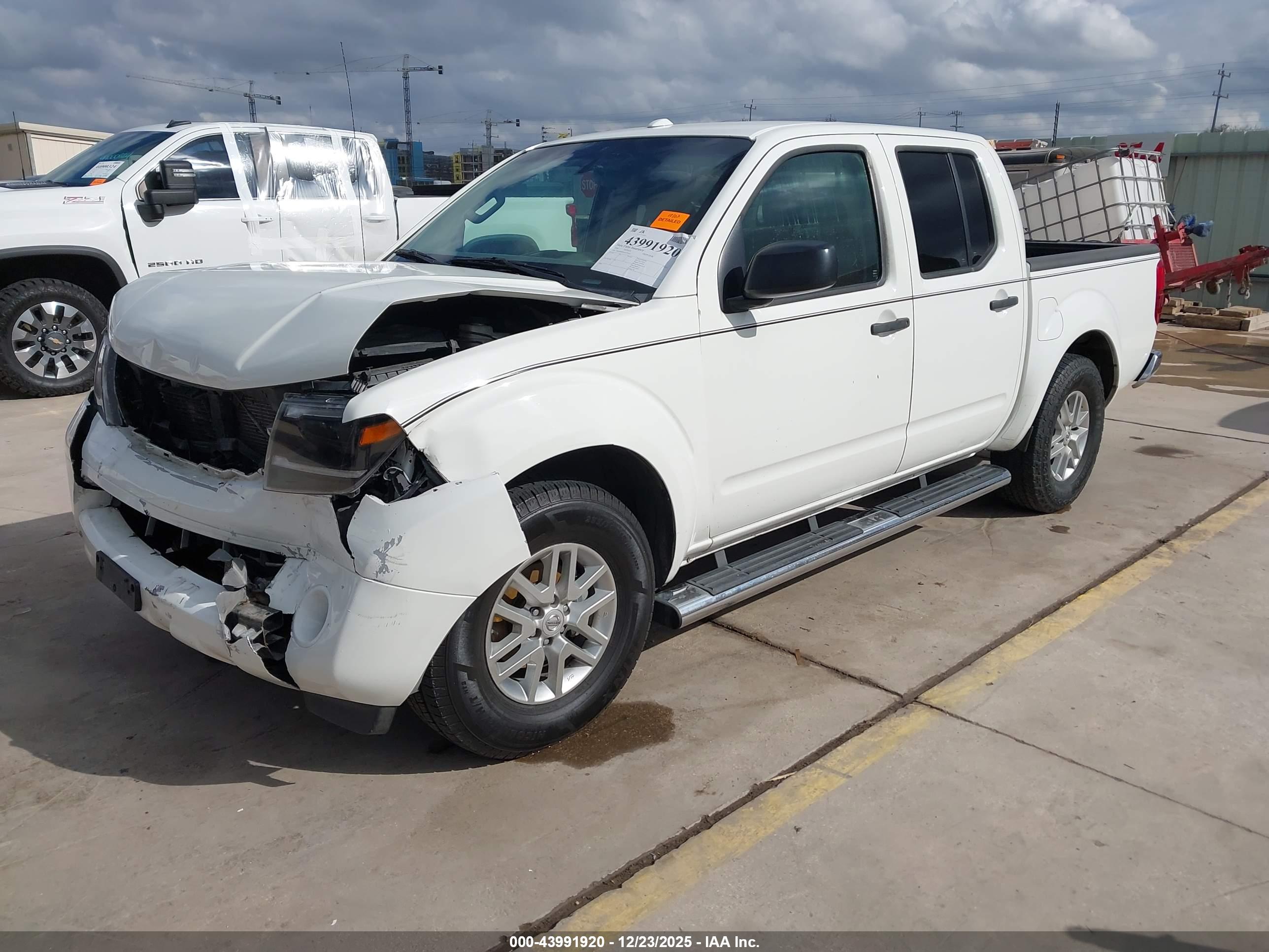 NISSAN FRONTIER image 2