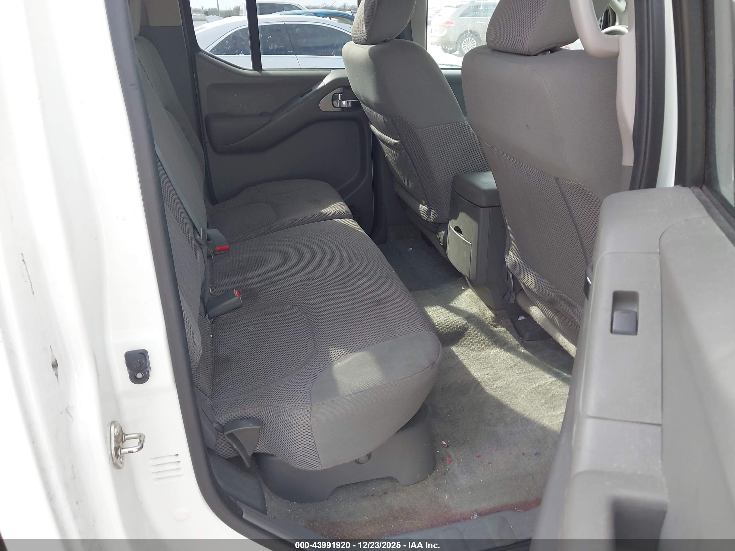 NISSAN FRONTIER image 8