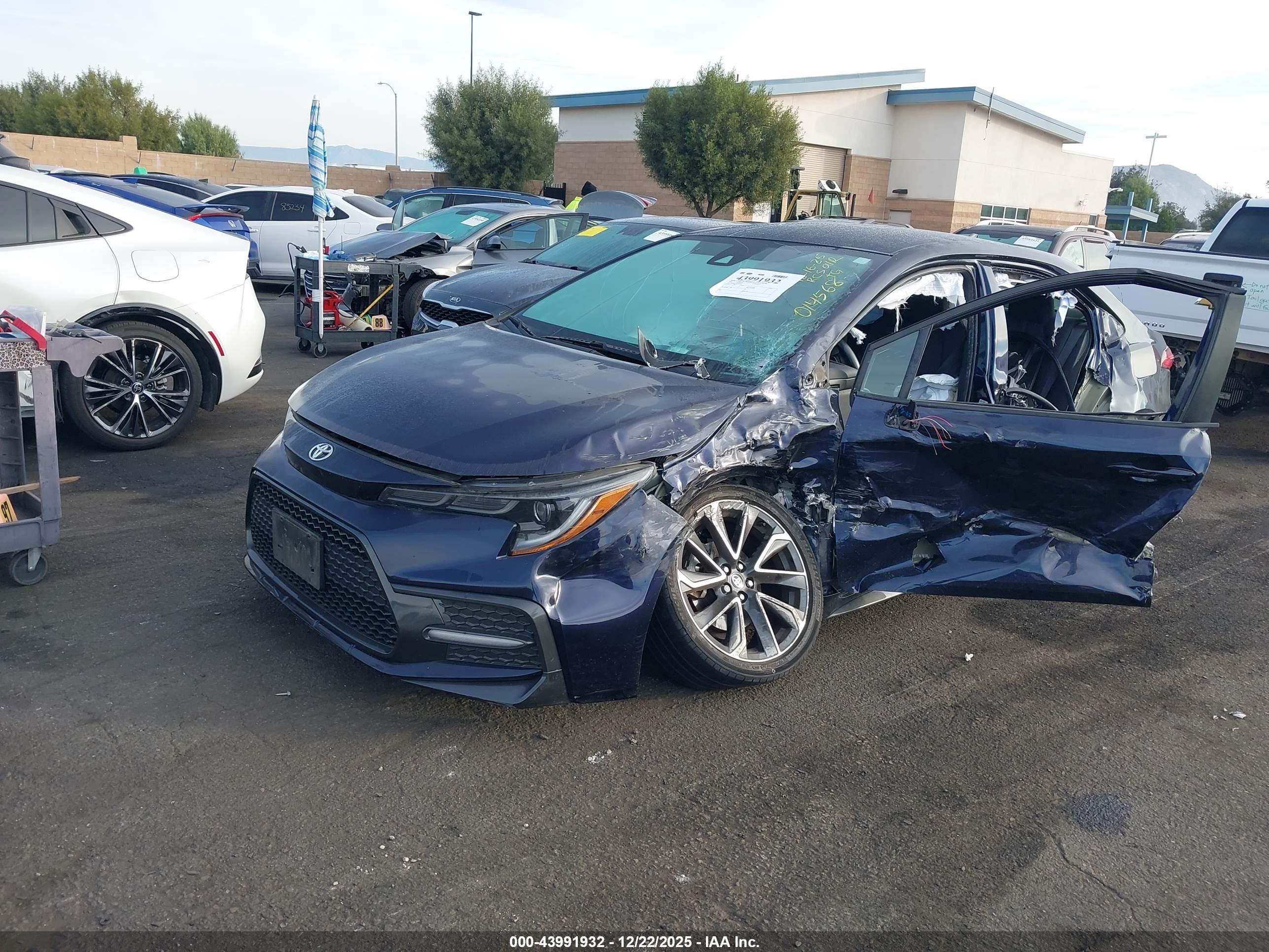 TOYOTA COROLLA image 2
