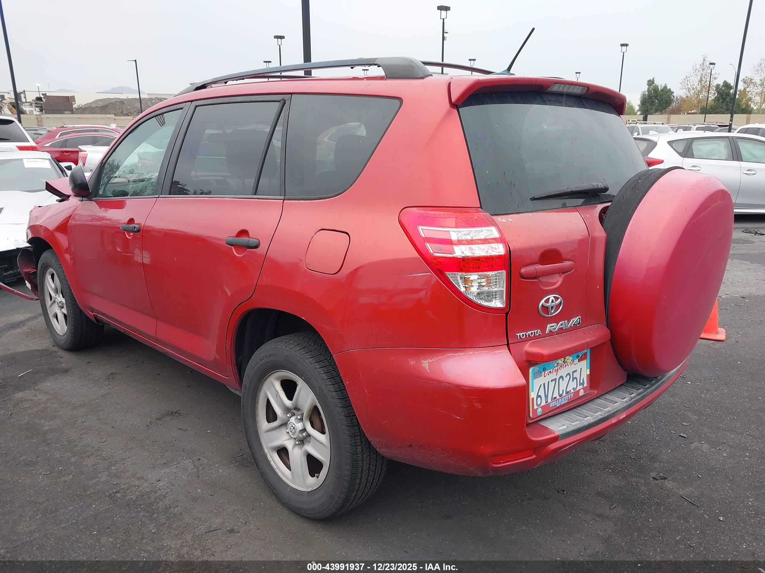 TOYOTA RAV4 image 3