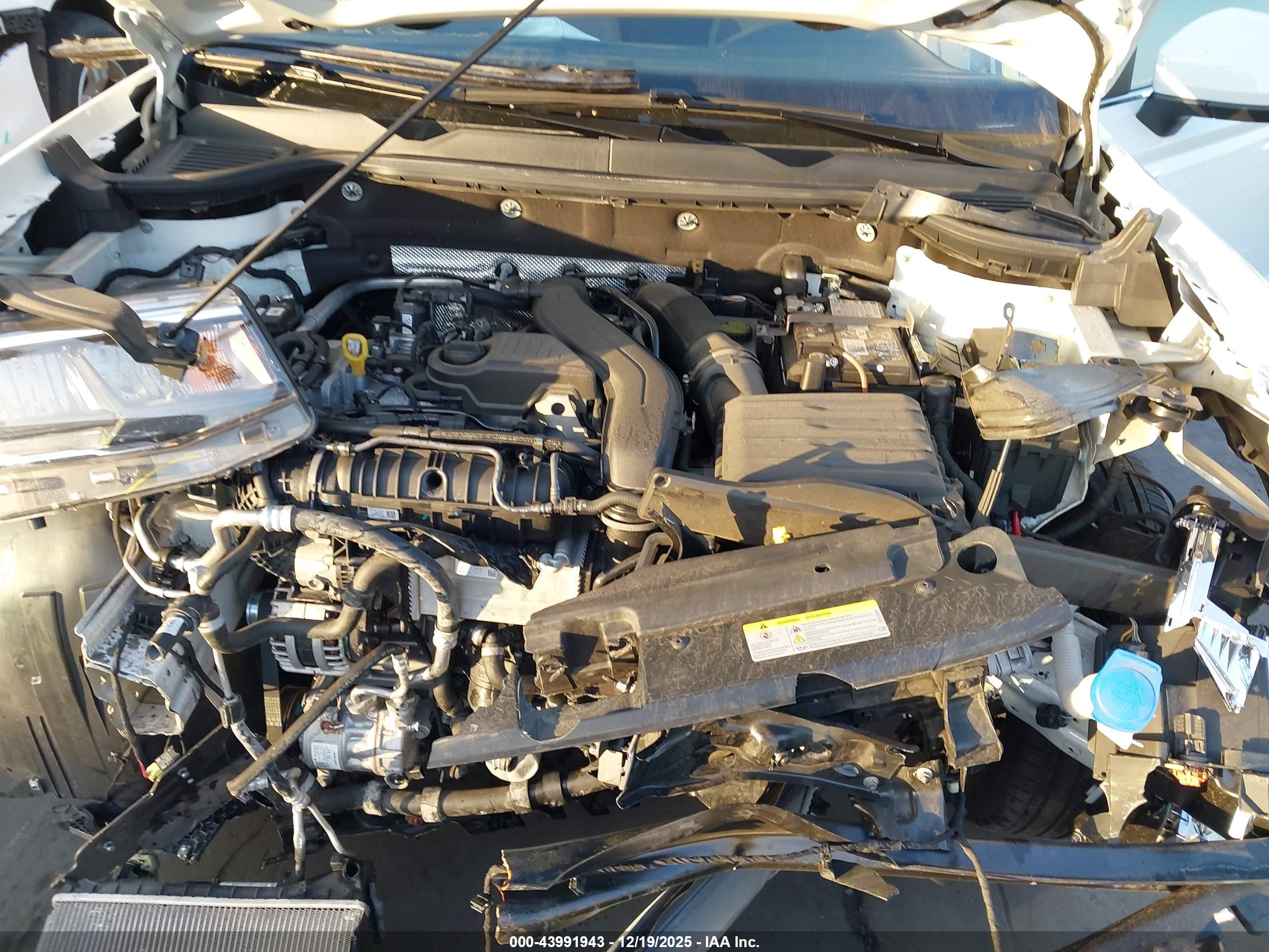 VOLKSWAGEN TAOS image 10