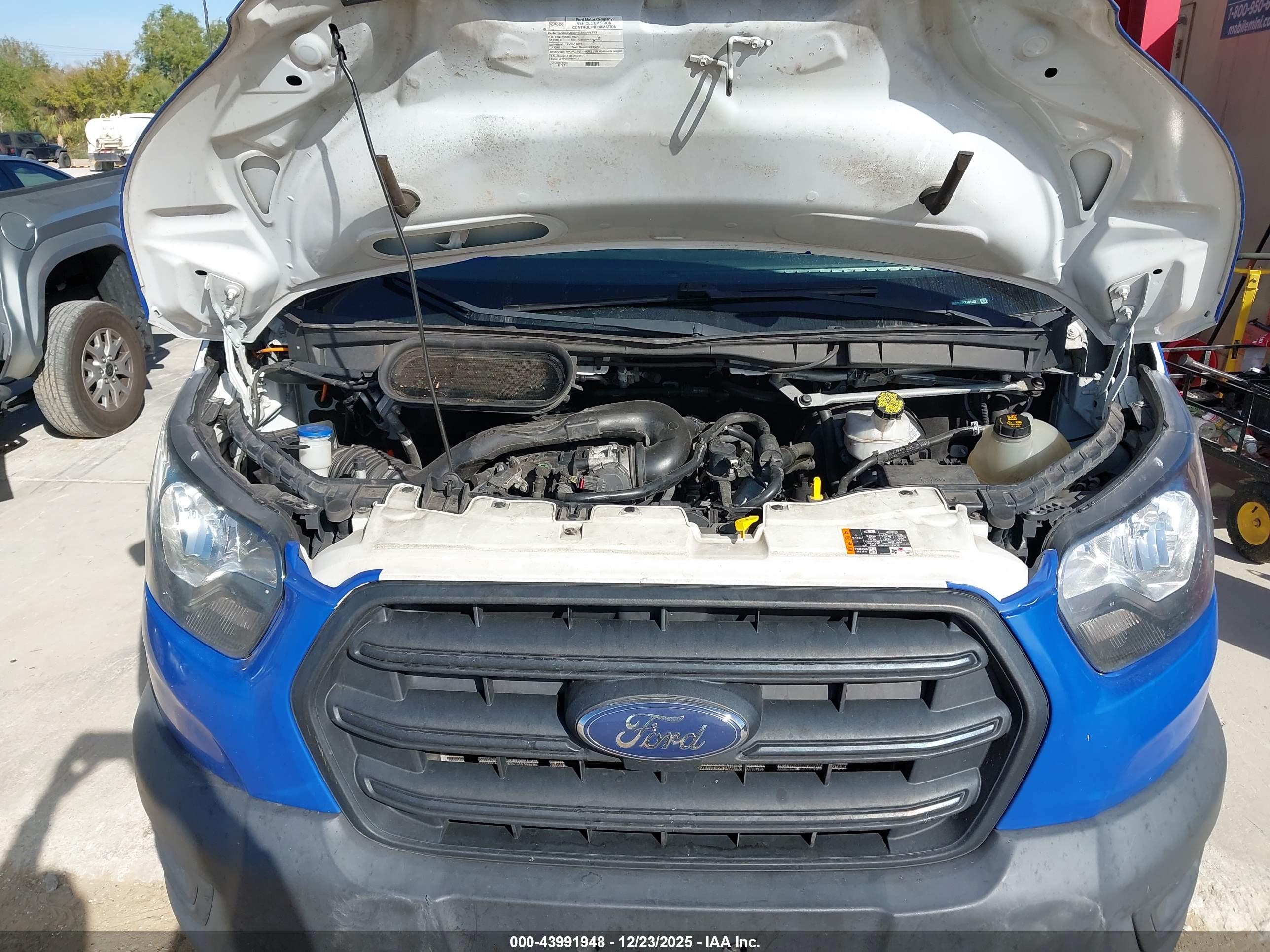 FORD TRANSIT-250 image 10