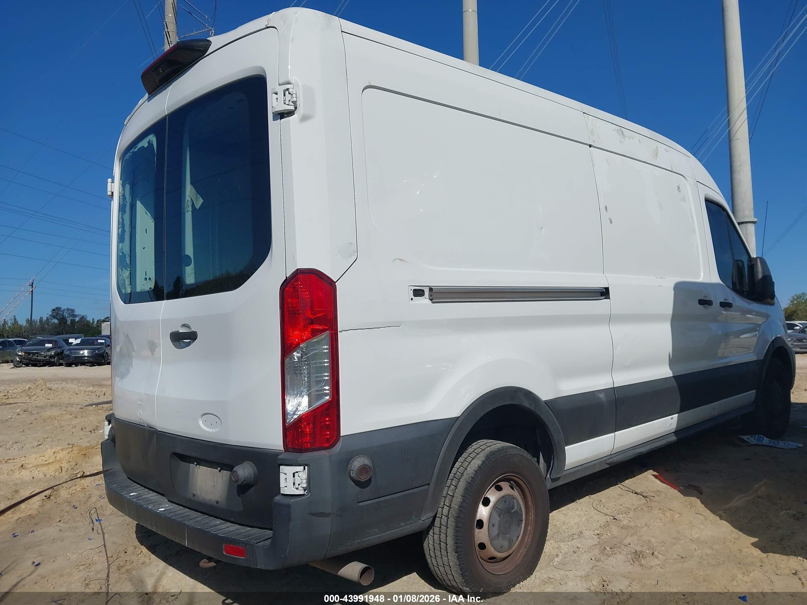 FORD TRANSIT-250 image 4