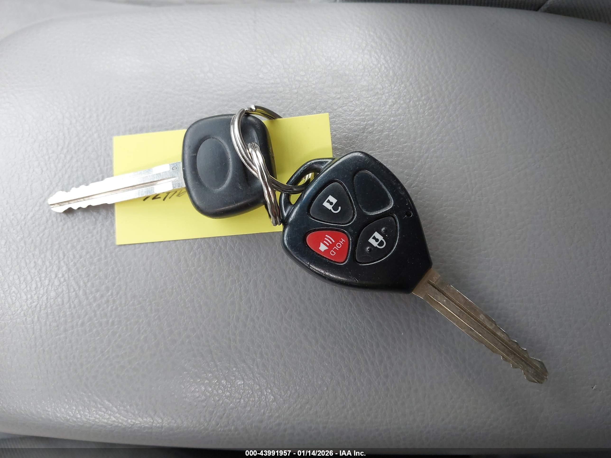 TOYOTA RAV4 image 11