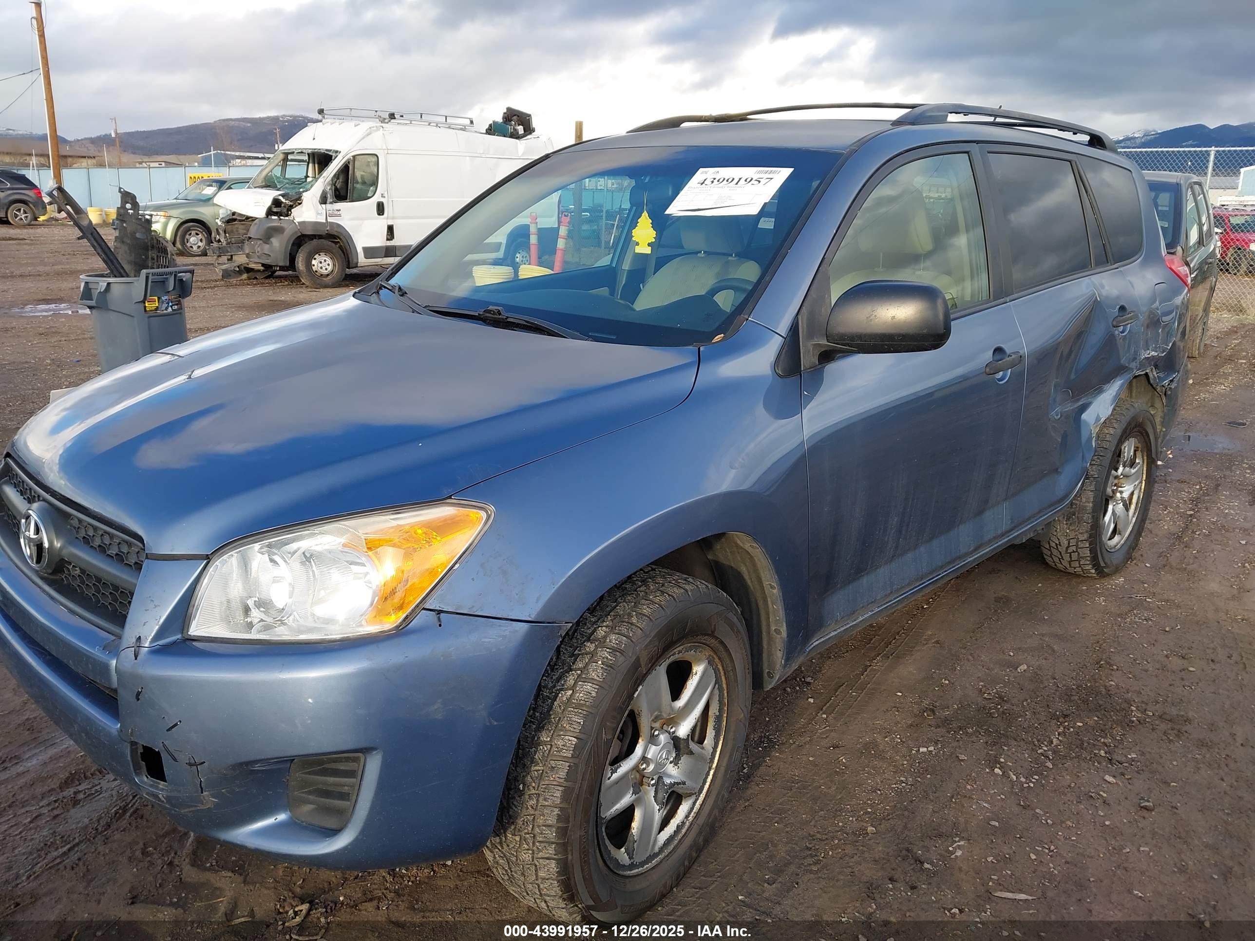 TOYOTA RAV4 image 6