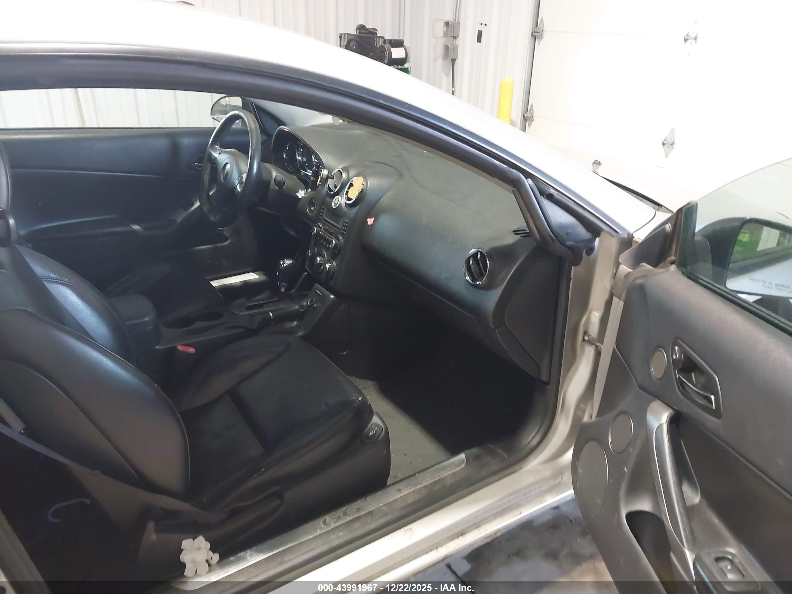 PONTIAC G6 image 5