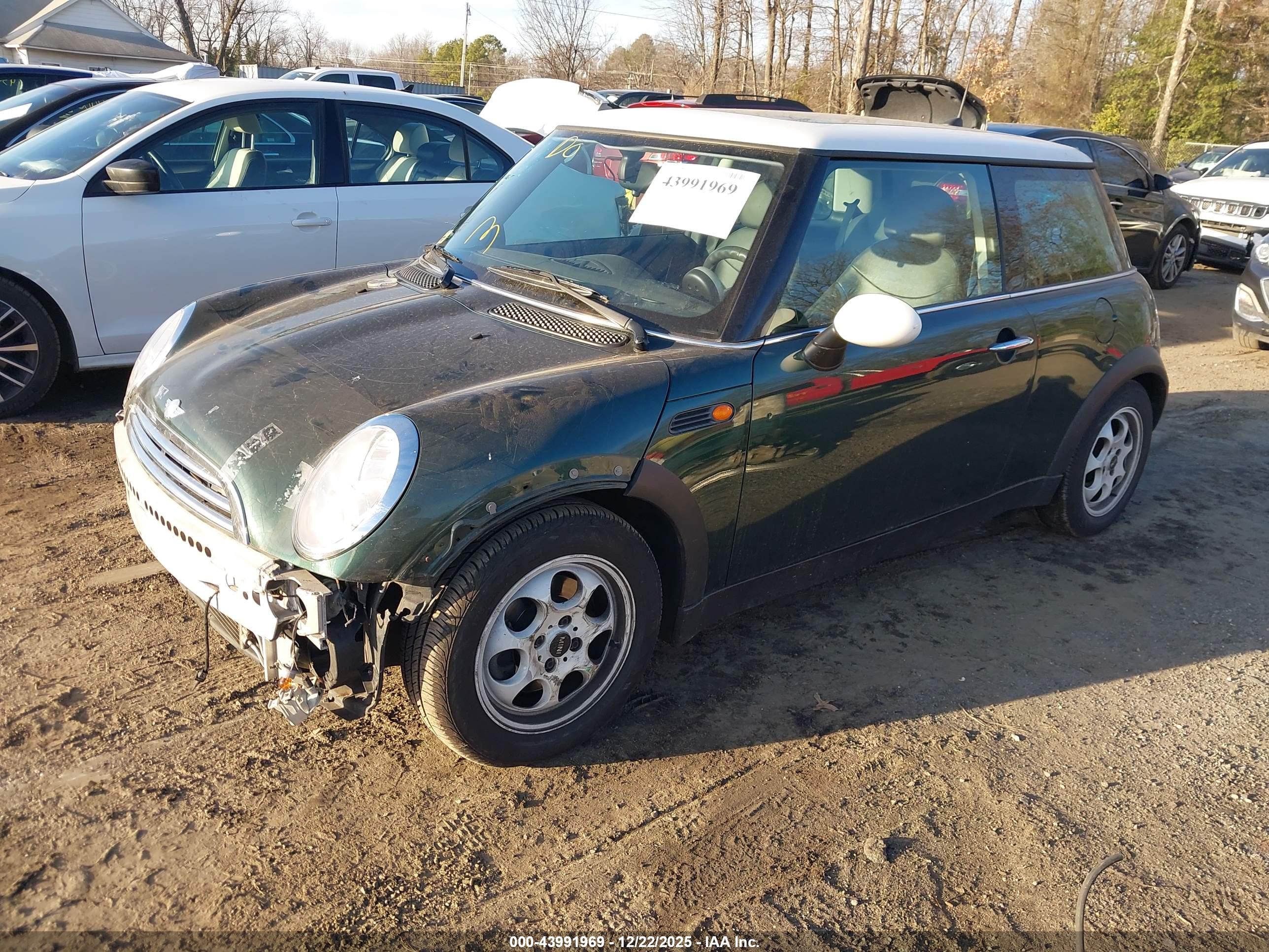 MINI COOPER image 2