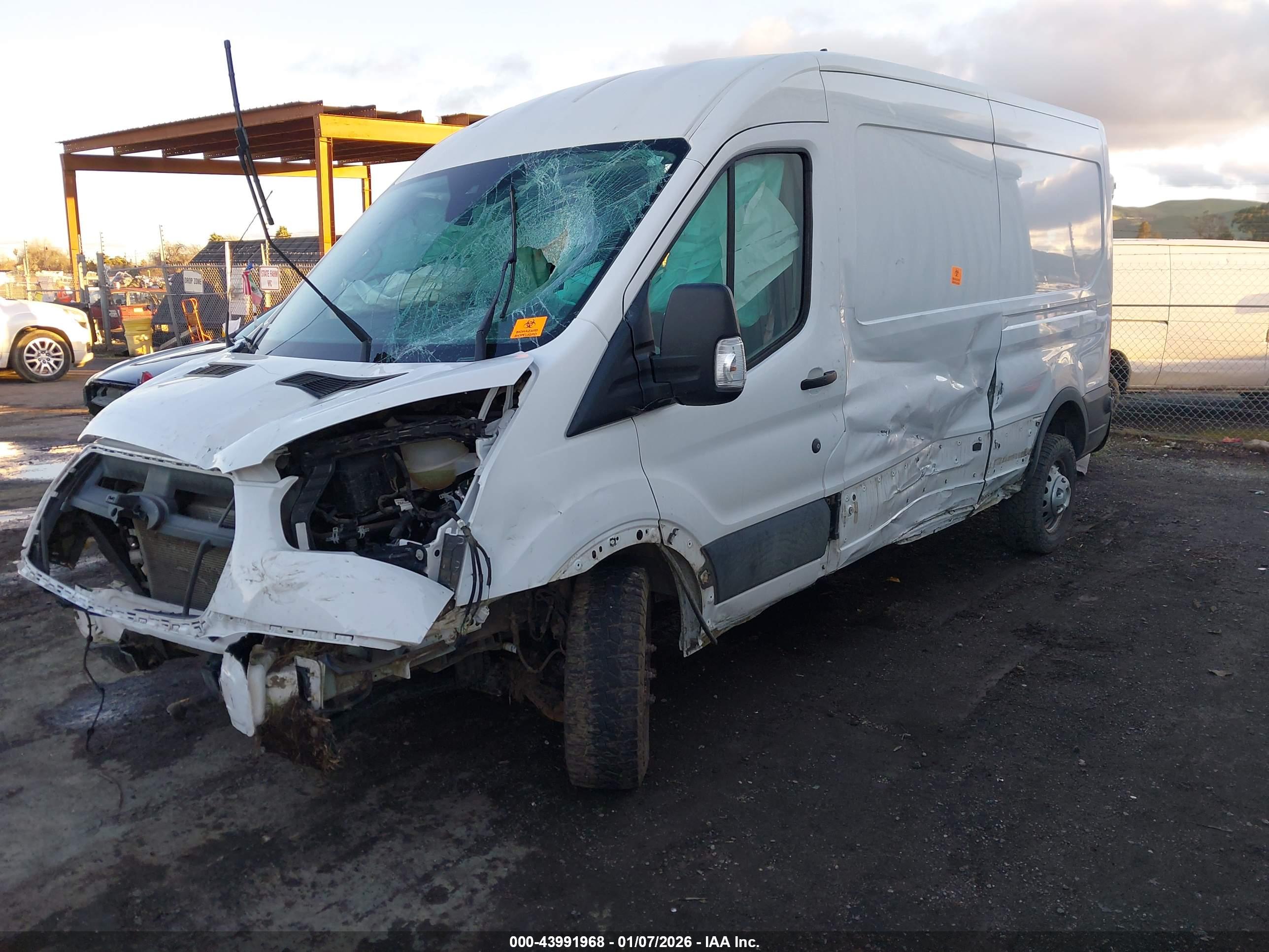 FORD TRANSIT-250 image 2