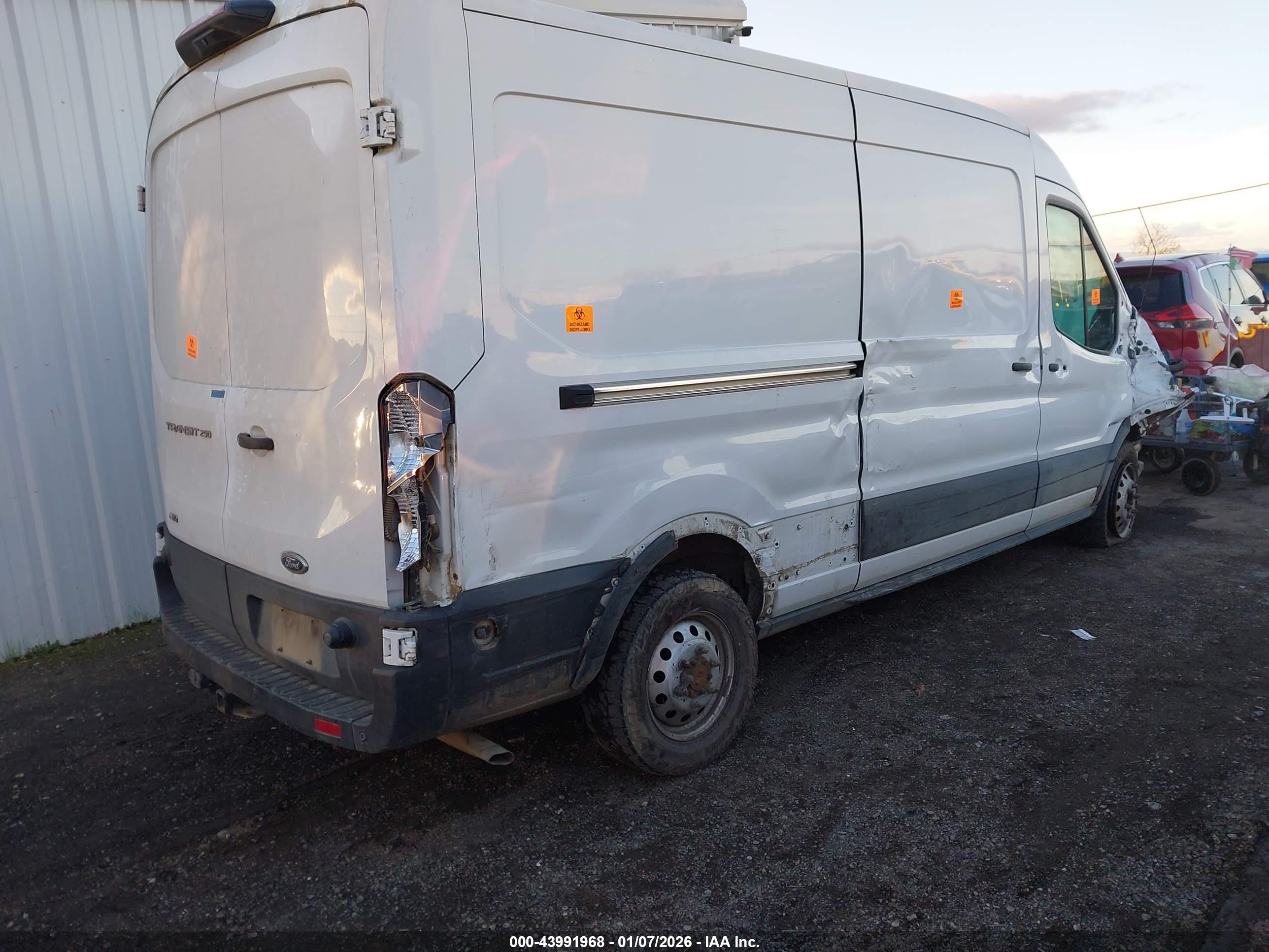 FORD TRANSIT-250 image 4