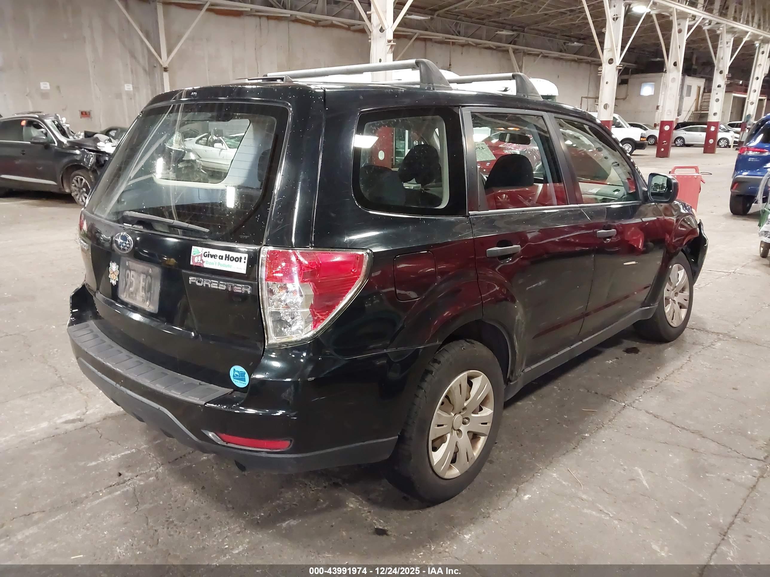 SUBARU FORESTER image 4