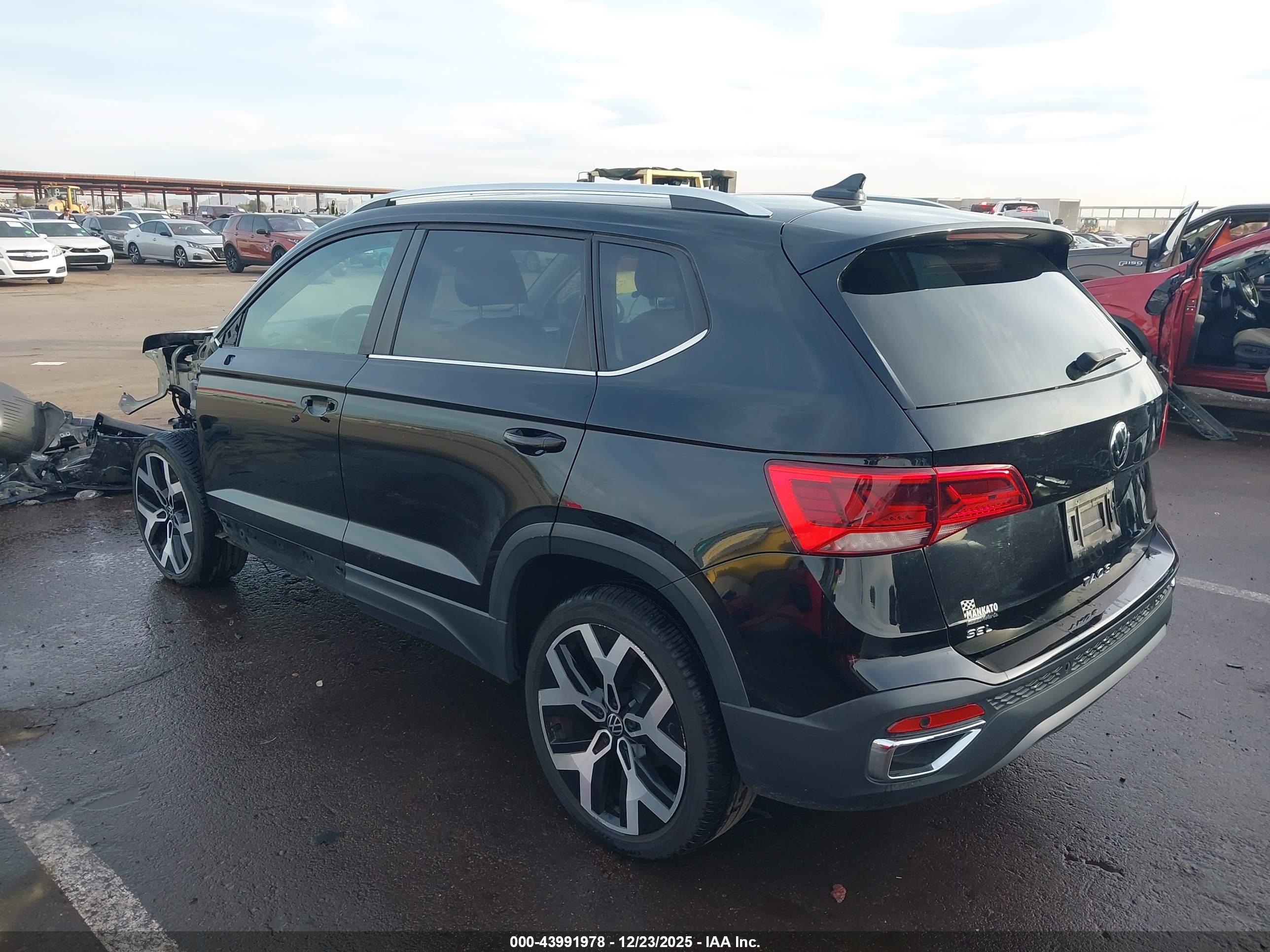 VOLKSWAGEN TAOS image 3