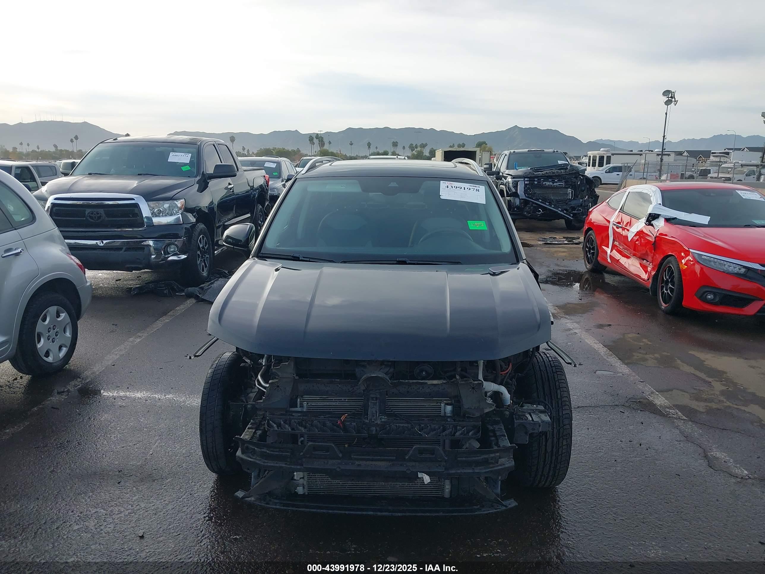VOLKSWAGEN TAOS image 6