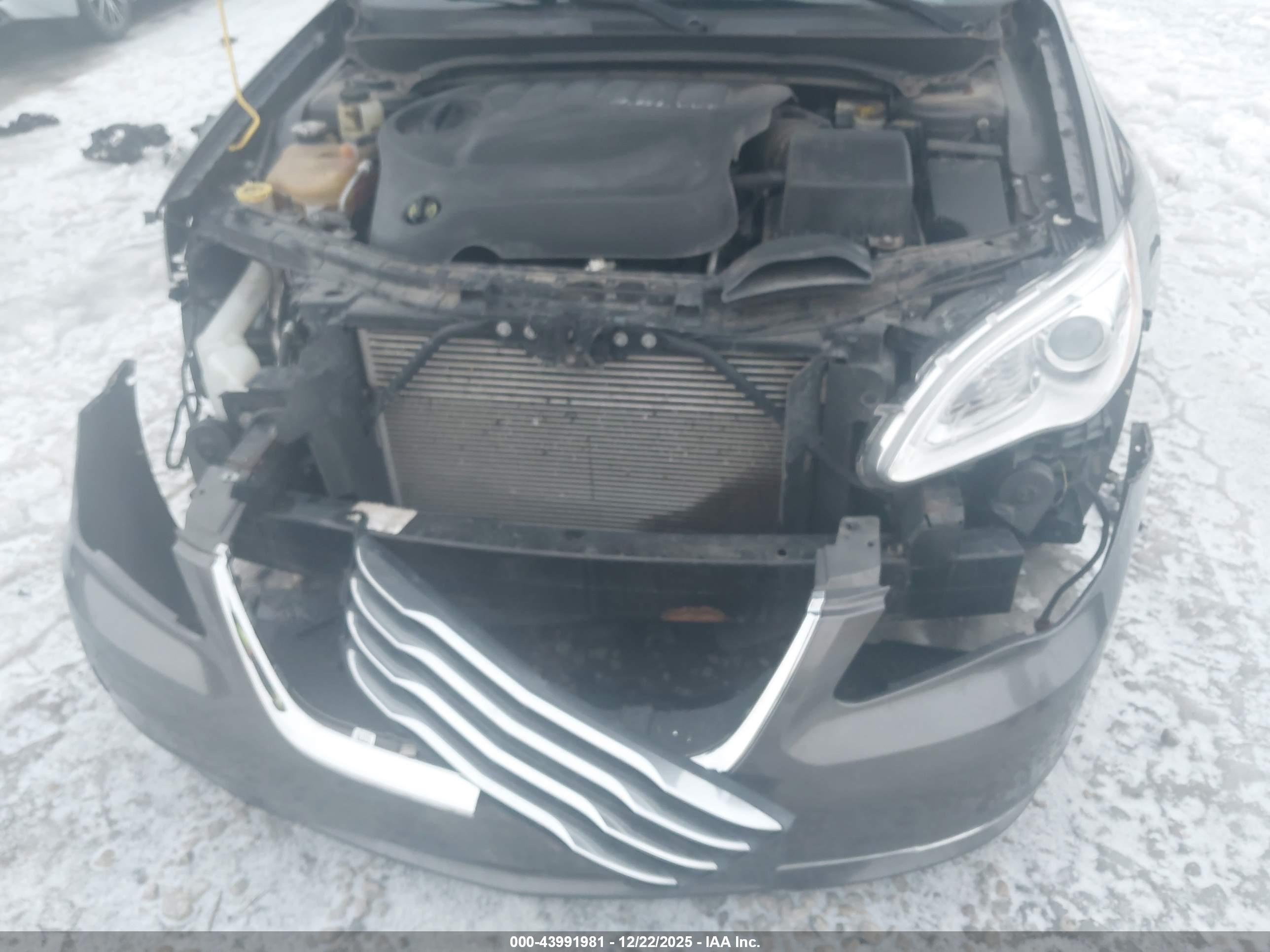 CHRYSLER 200 image 6