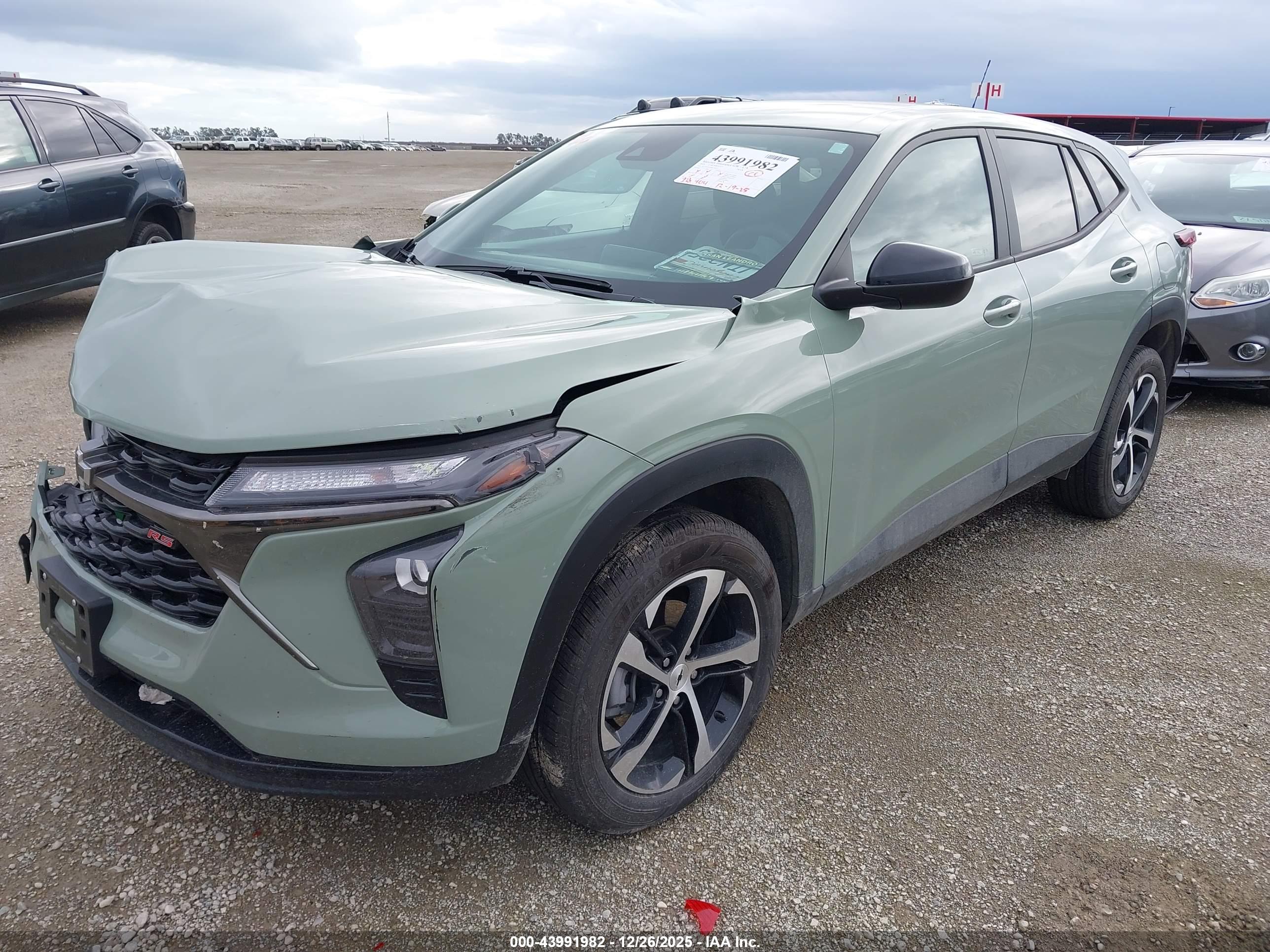 CHEVROLET TRAX image 2