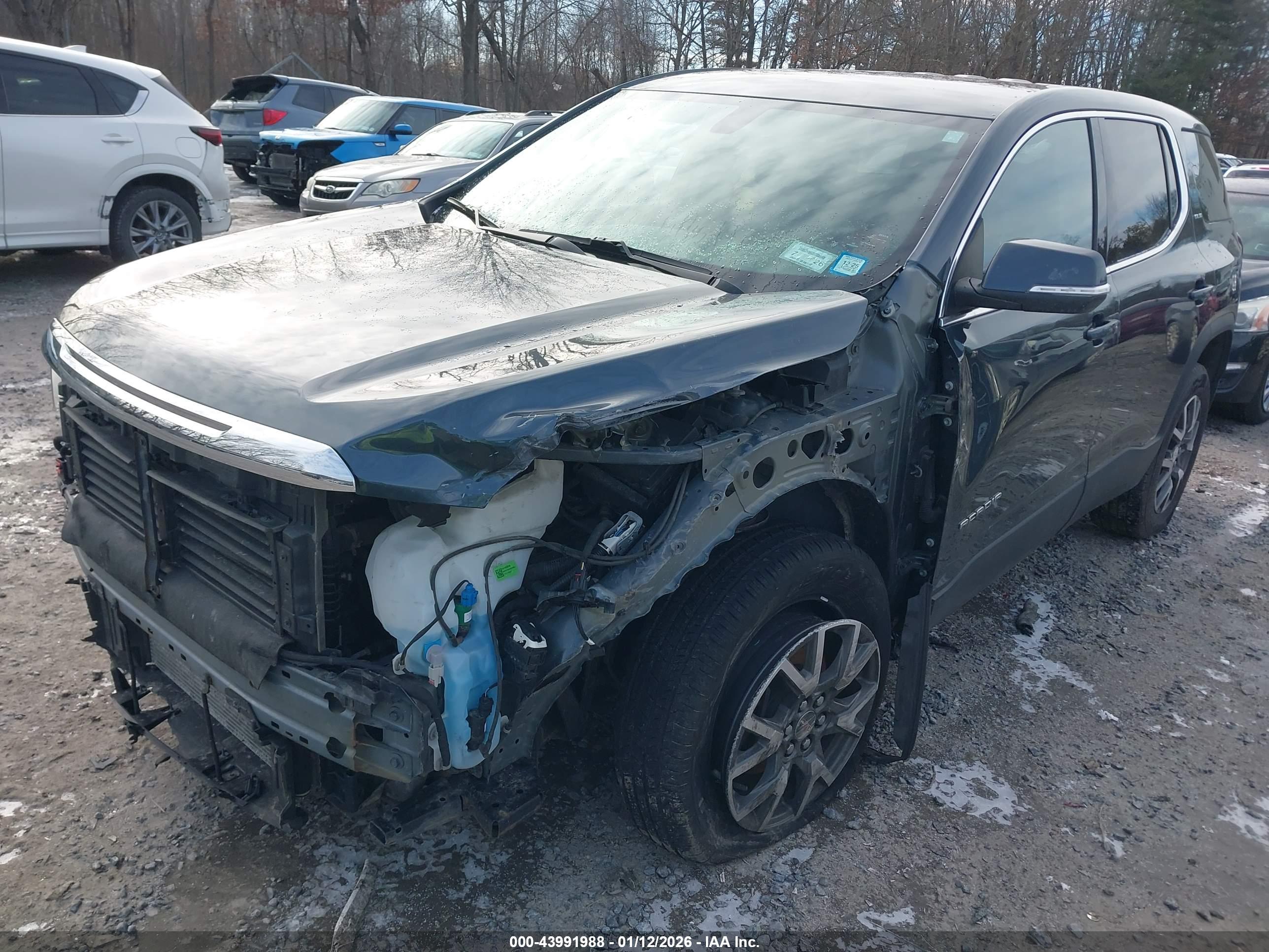 GMC ACADIA image 2