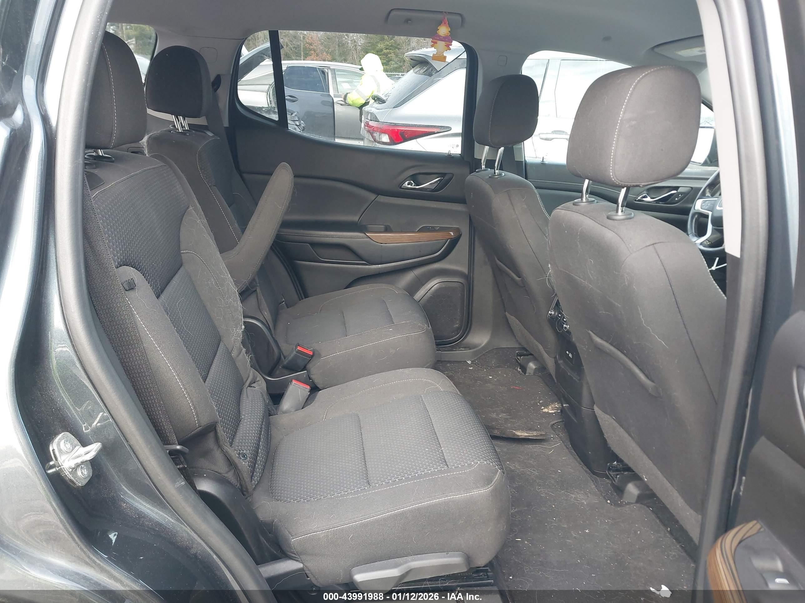 GMC ACADIA image 8