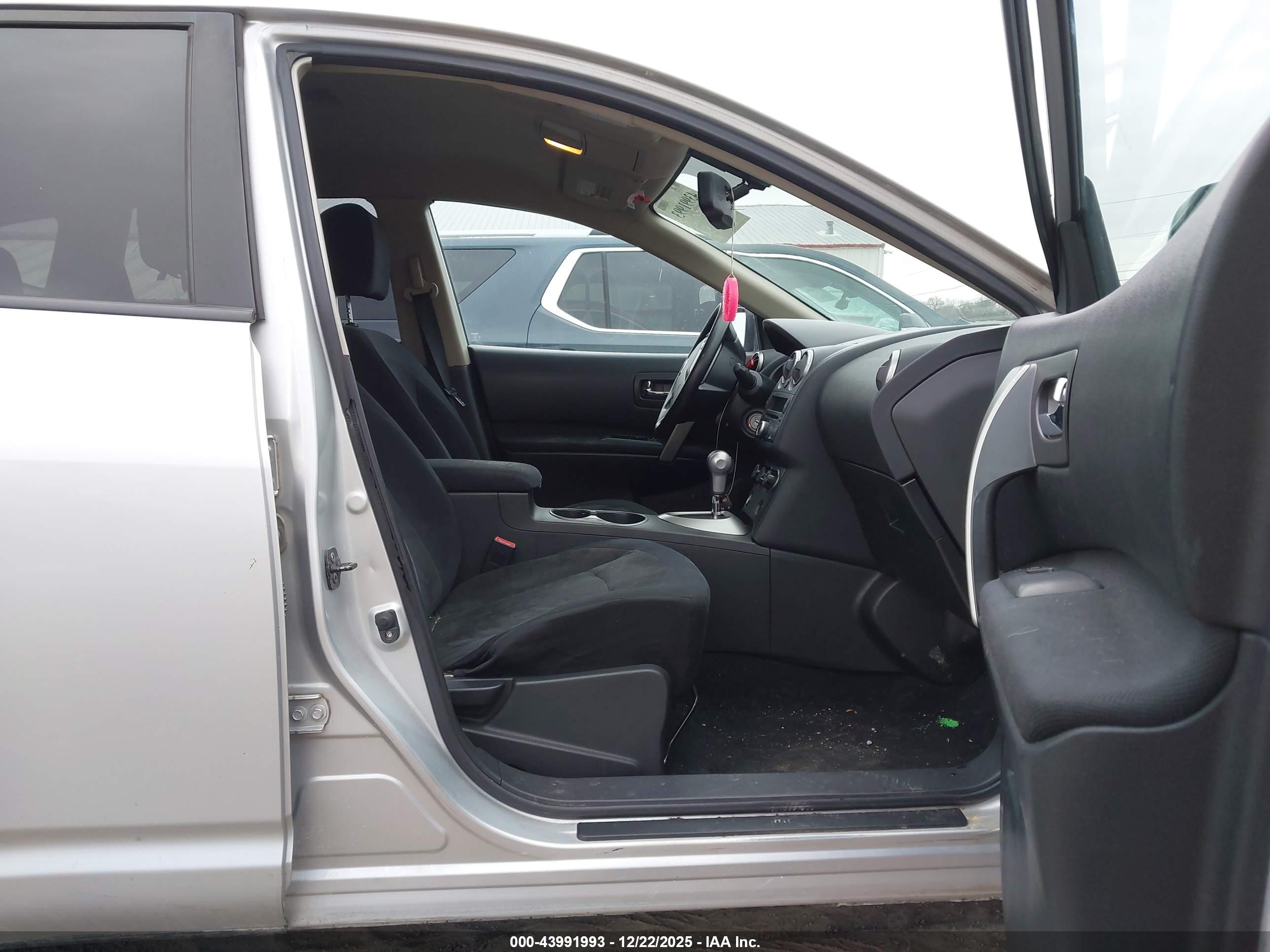NISSAN ROGUE image 5