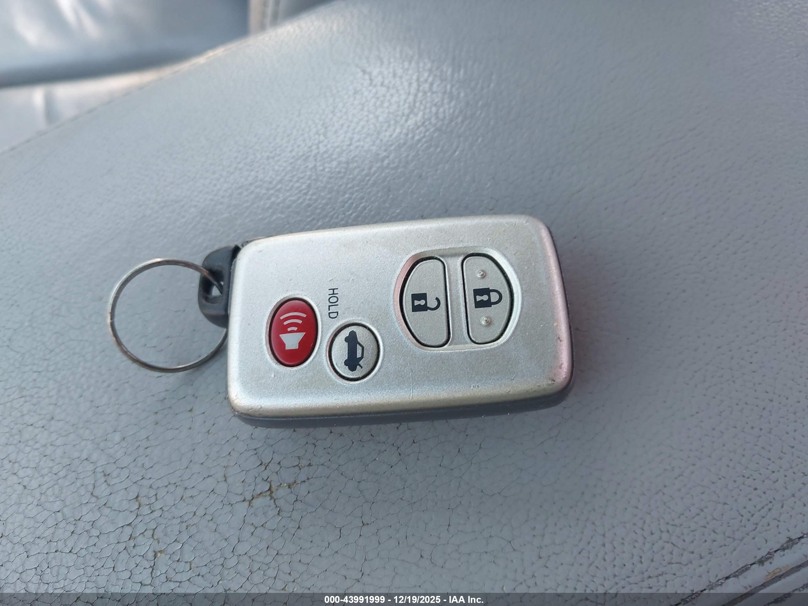 TOYOTA CAMRY image 11