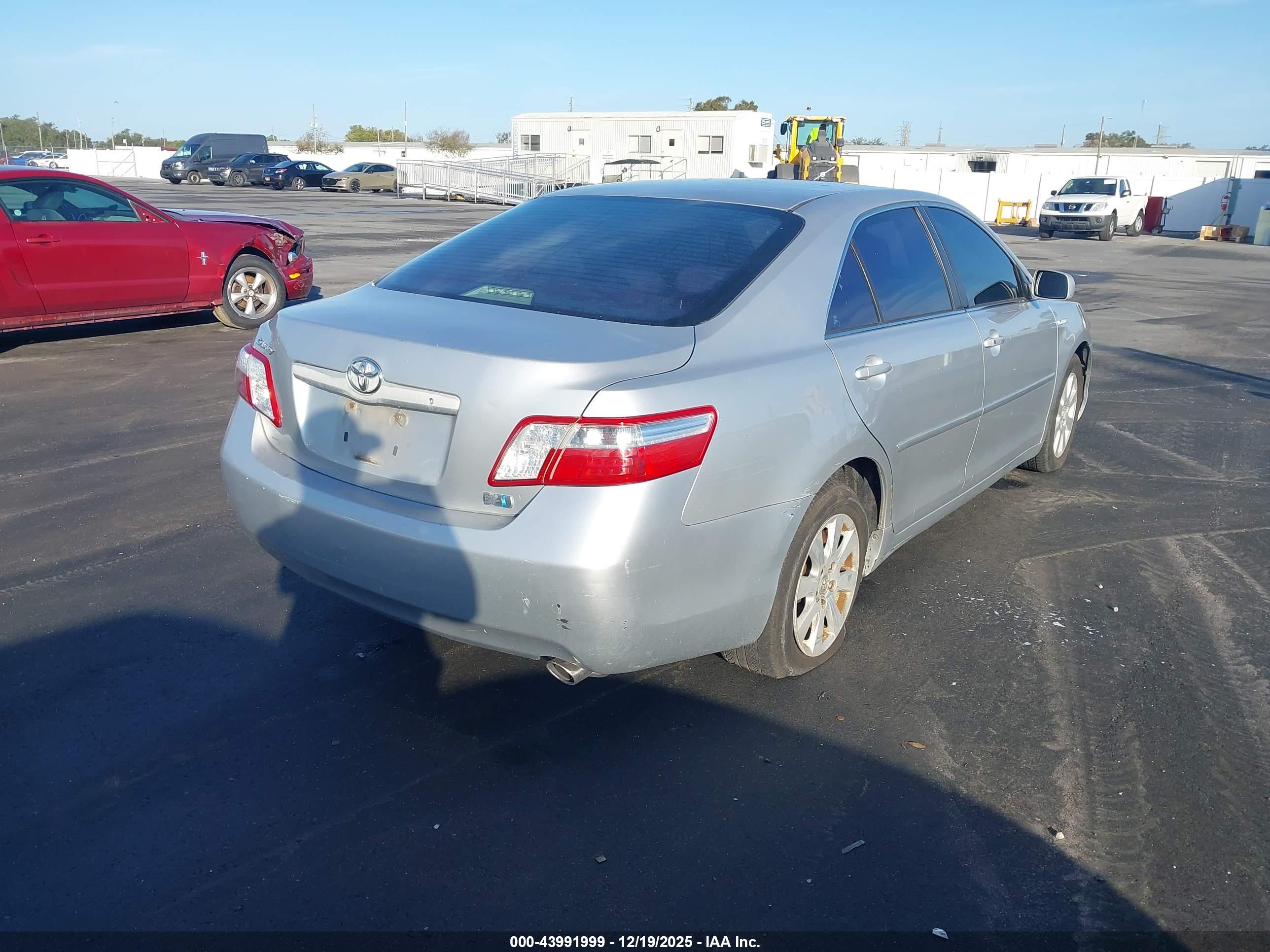 TOYOTA CAMRY image 4